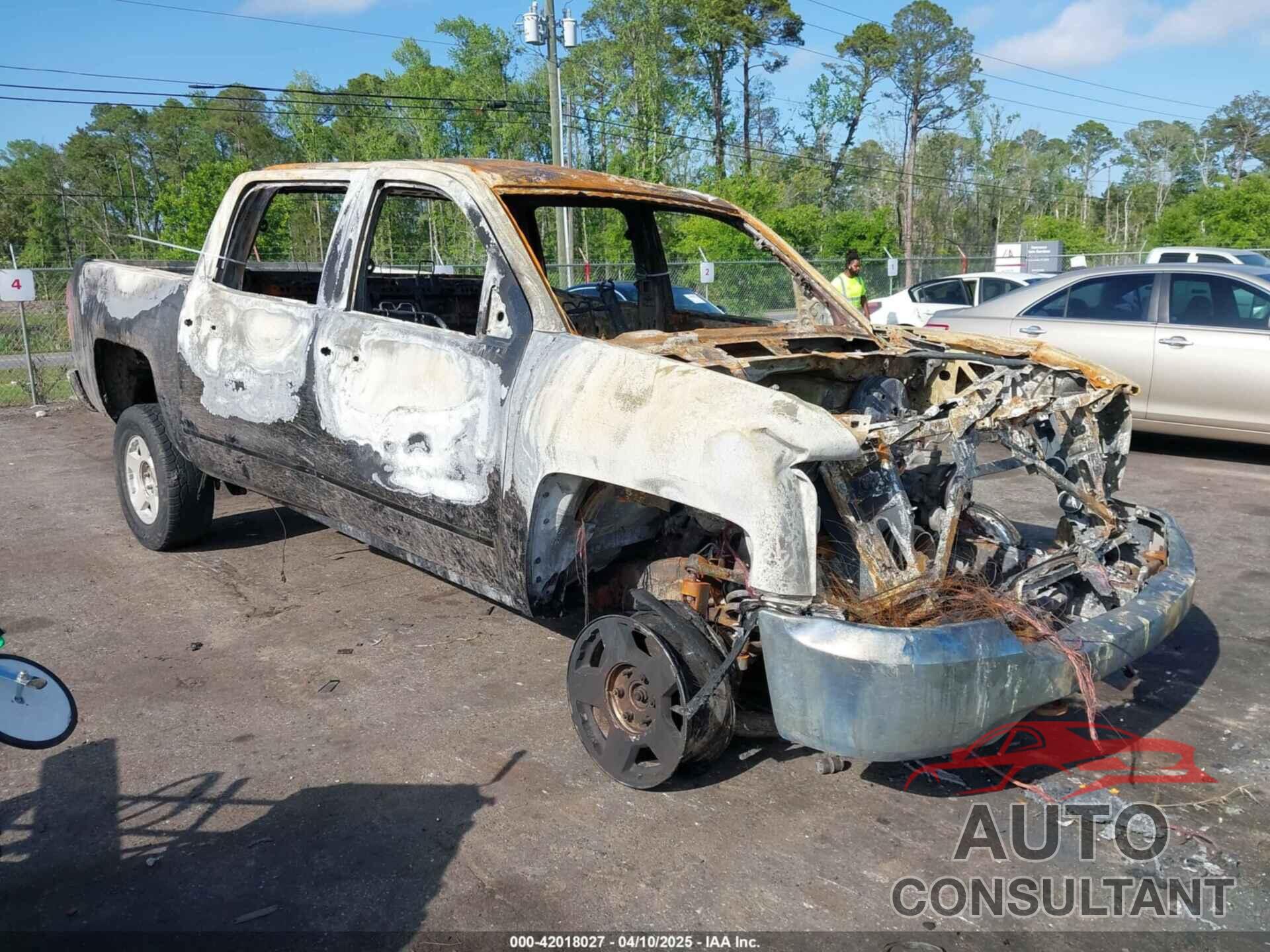 CHEVROLET SILVERADO 1500 2018 - 3GCUKREC0JG103144