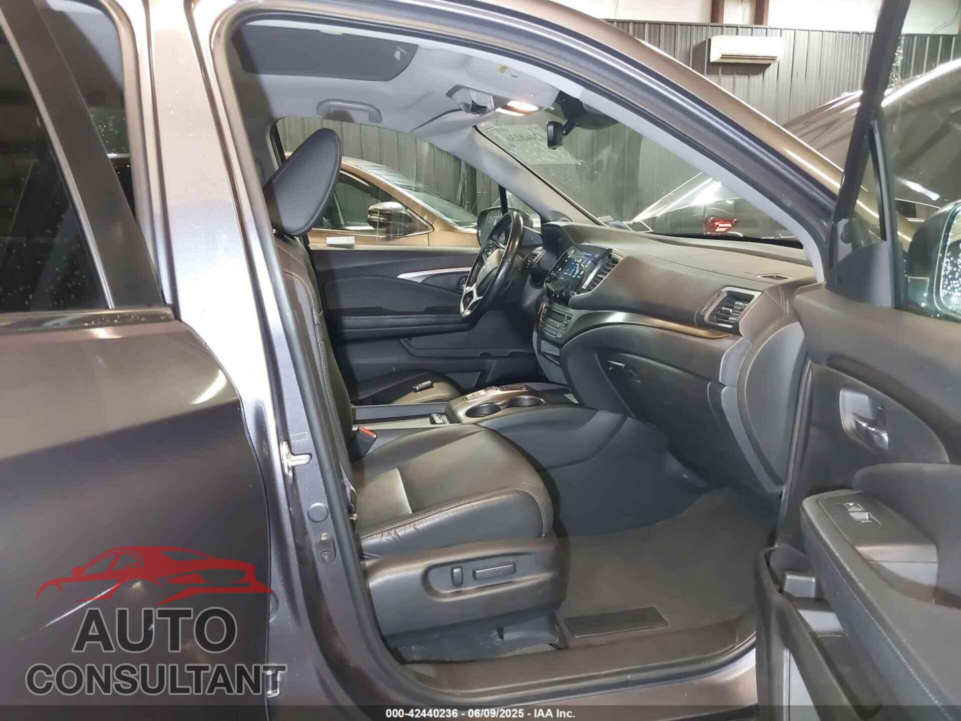 HONDA PILOT 2021 - 5FNYF6H21MB083598