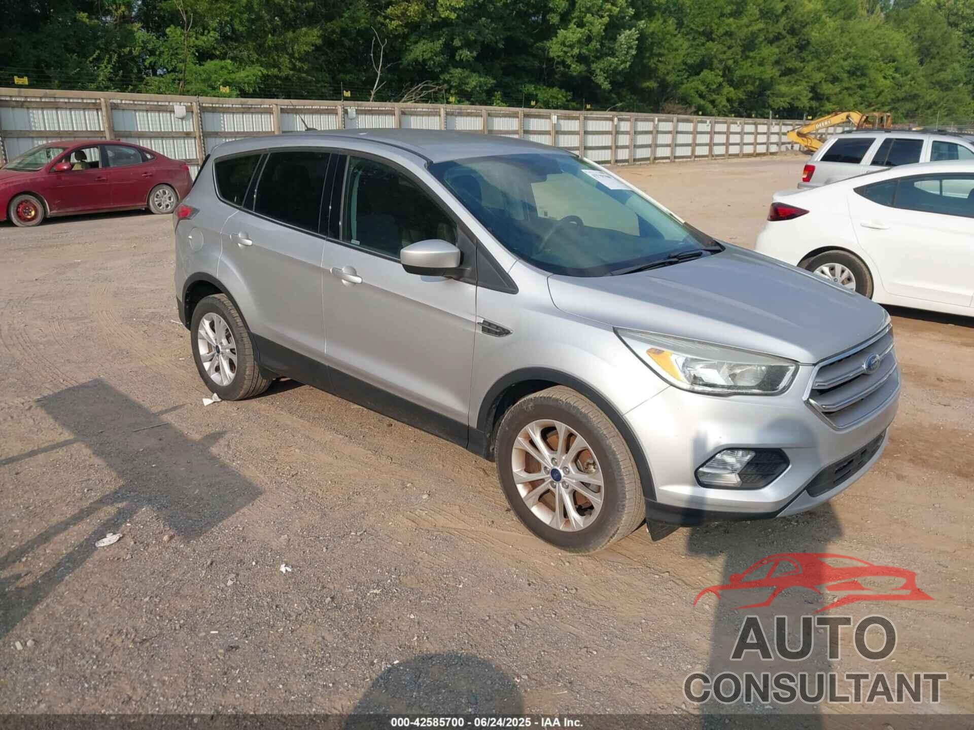 FORD ESCAPE 2017 - 1FMCU0GD1HUA40467