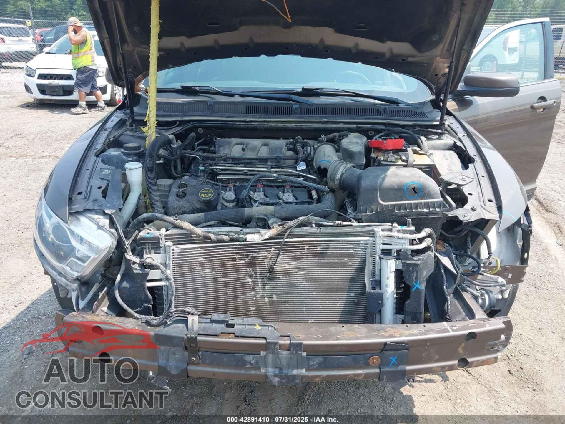 FORD TAURUS 2016 - 1FAHP2E89GG122095