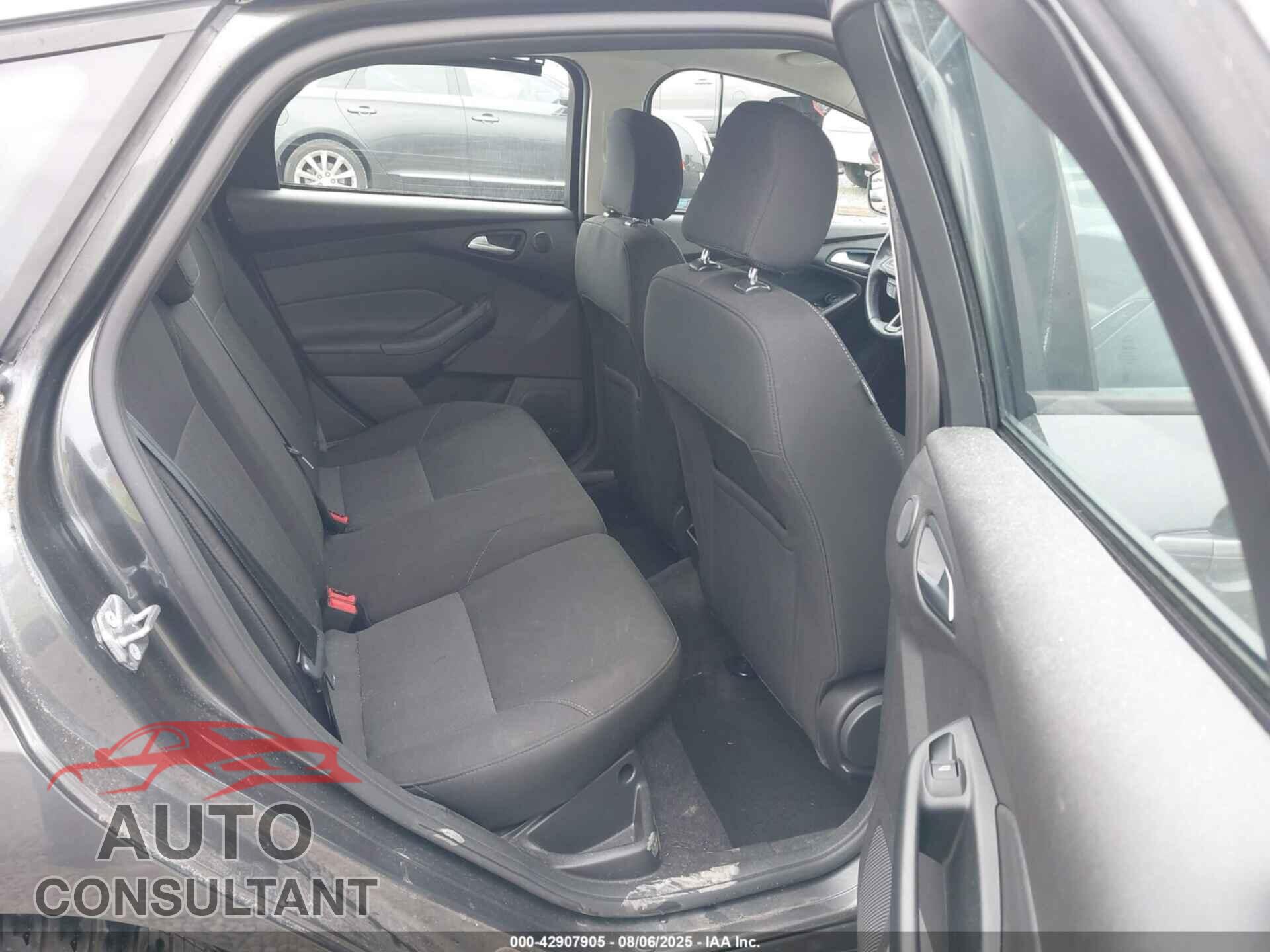 FORD FOCUS 2017 - 1FADP3M23HL255476