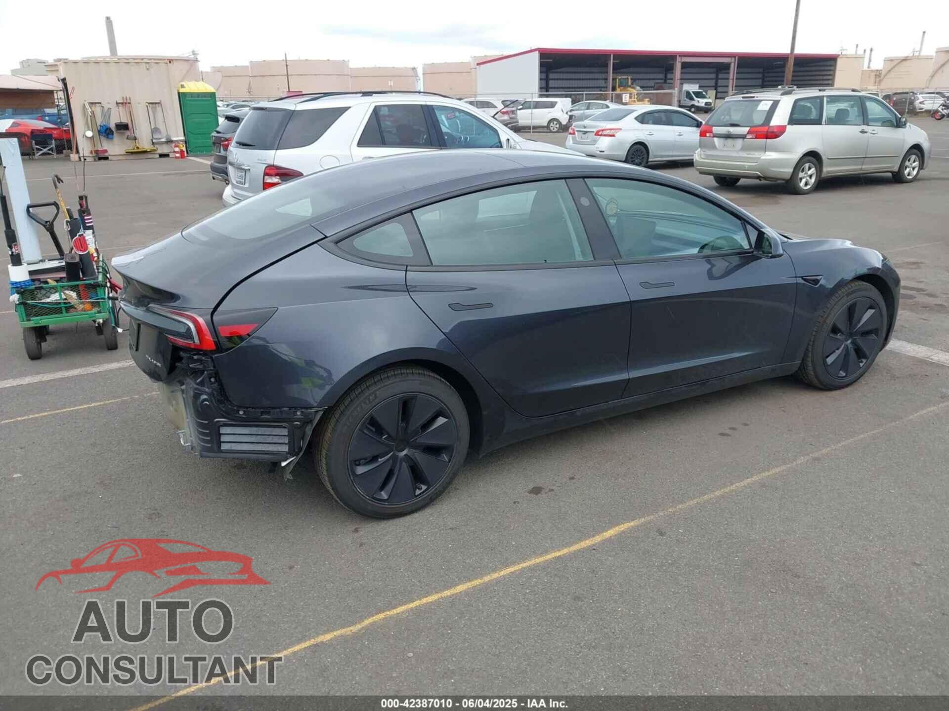 TESLA MODEL 3 2024 - 5YJ3E1EB8RF812854