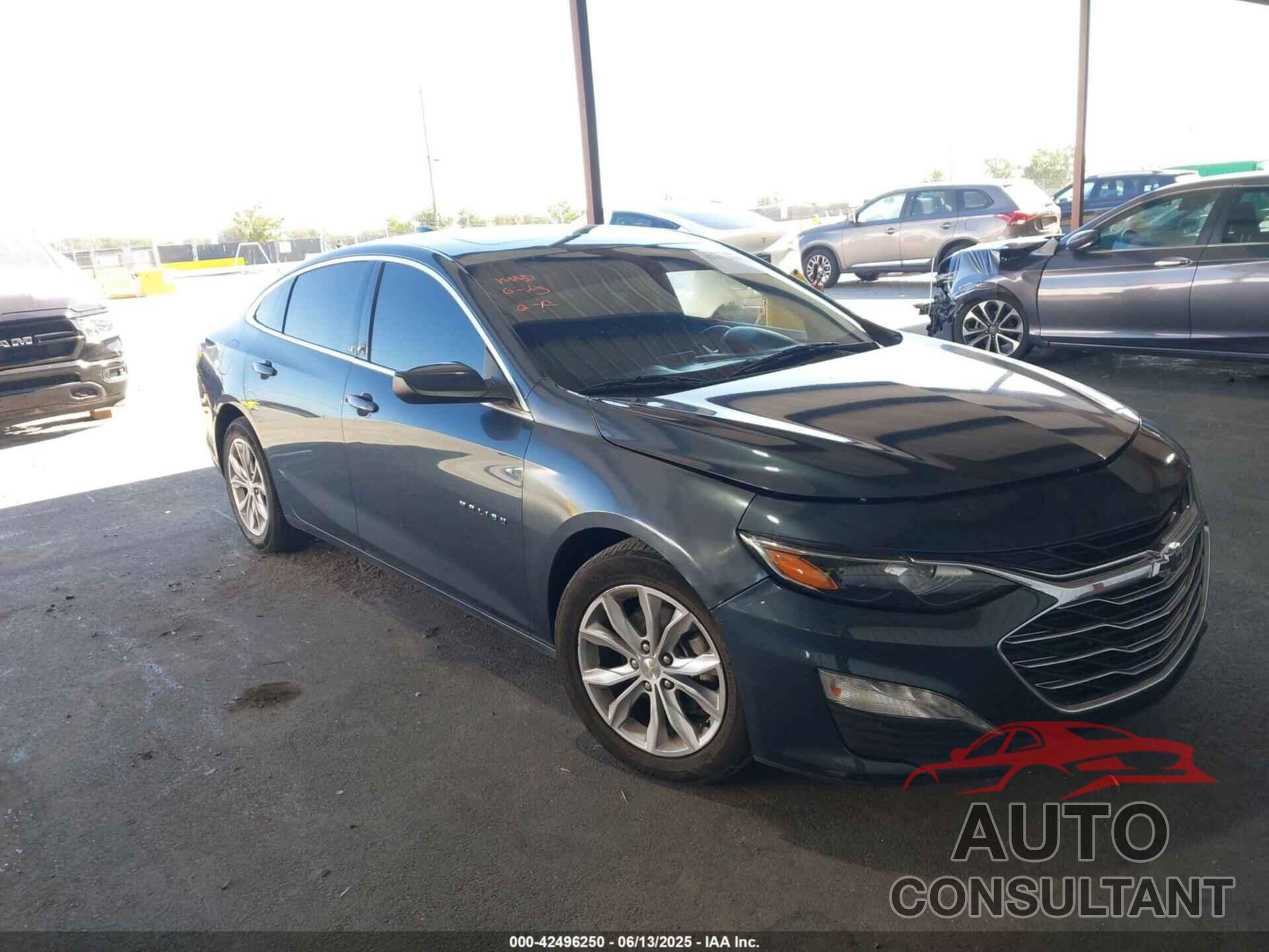 CHEVROLET MALIBU 2020 - 1G1ZD5STXLF012389
