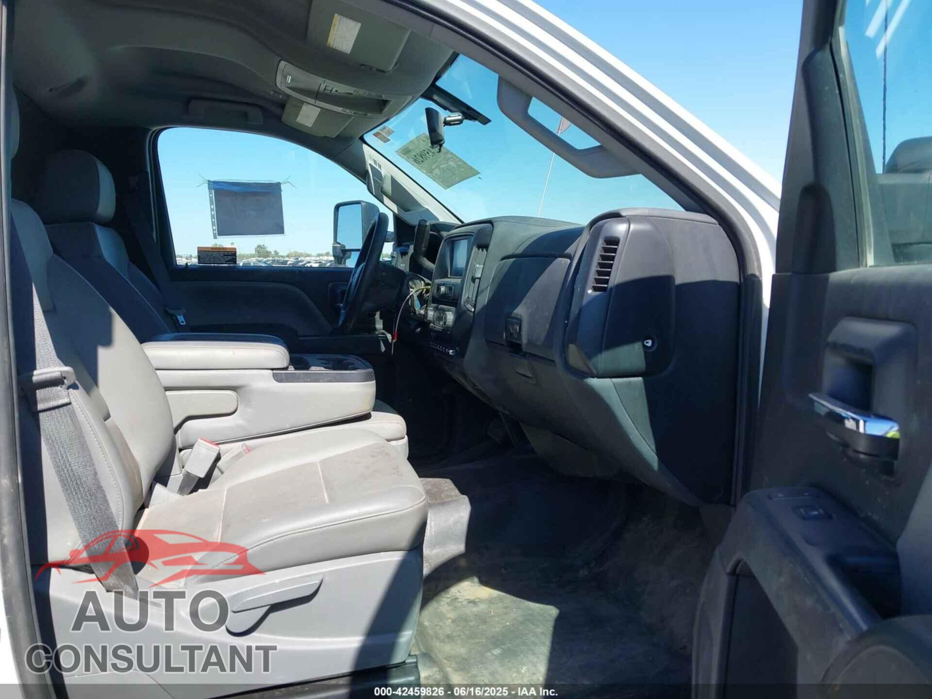 CHEVROLET SILVERADO MD 2023 - 1HTKJPVM5PH218198