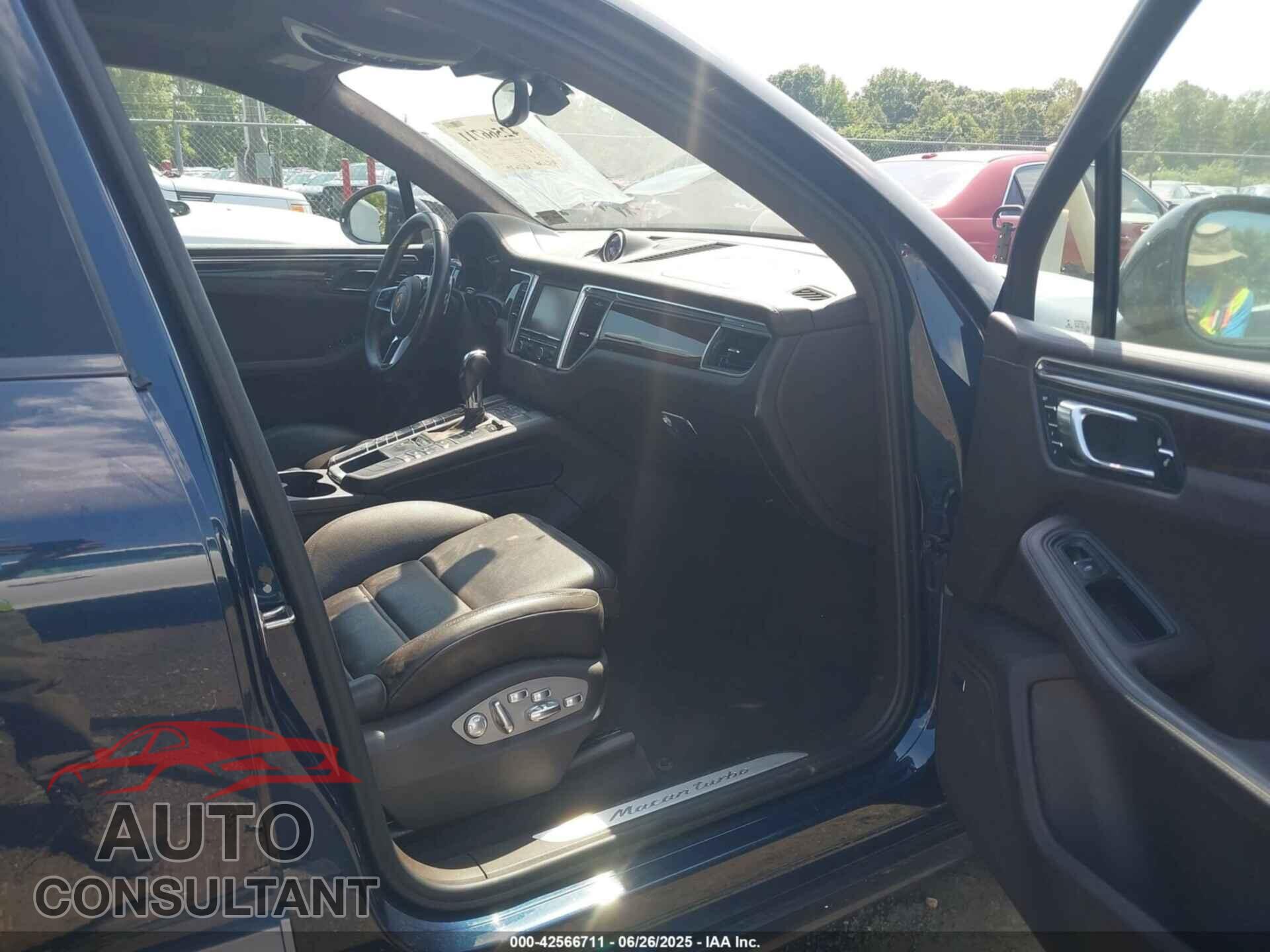 PORSCHE MACAN 2015 - WP1AF2A56FLB99828