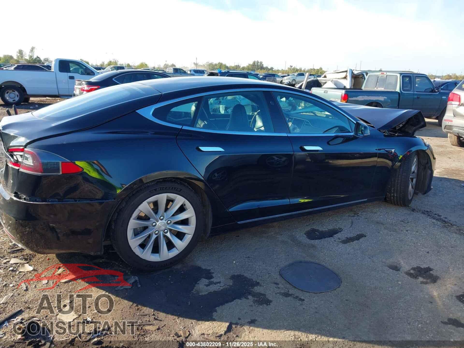 TESLA MODEL S 2017 - 5YJSA1E16HF217627