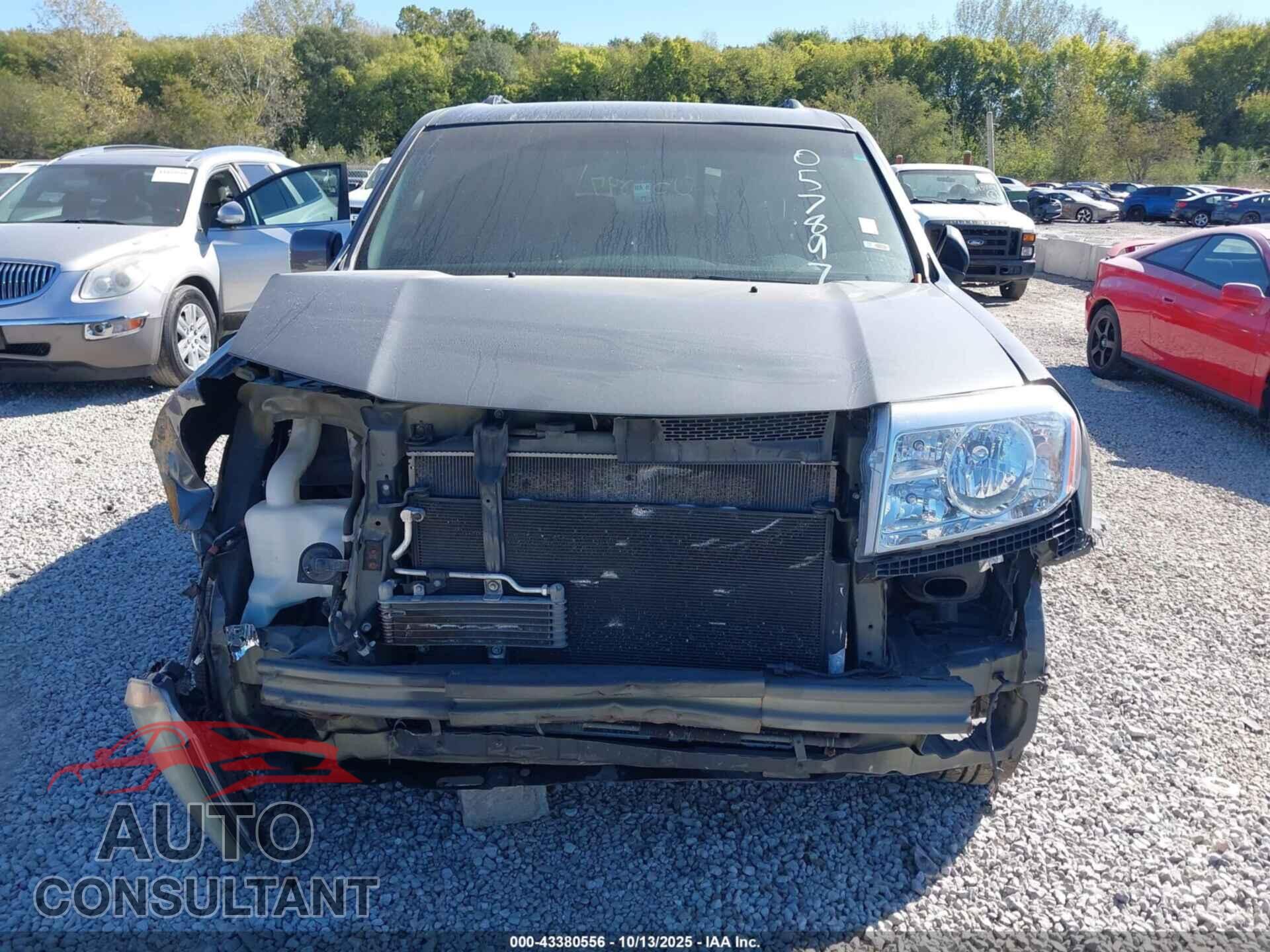 HONDA PILOT 2011 - 5FNYF4H49BB057897