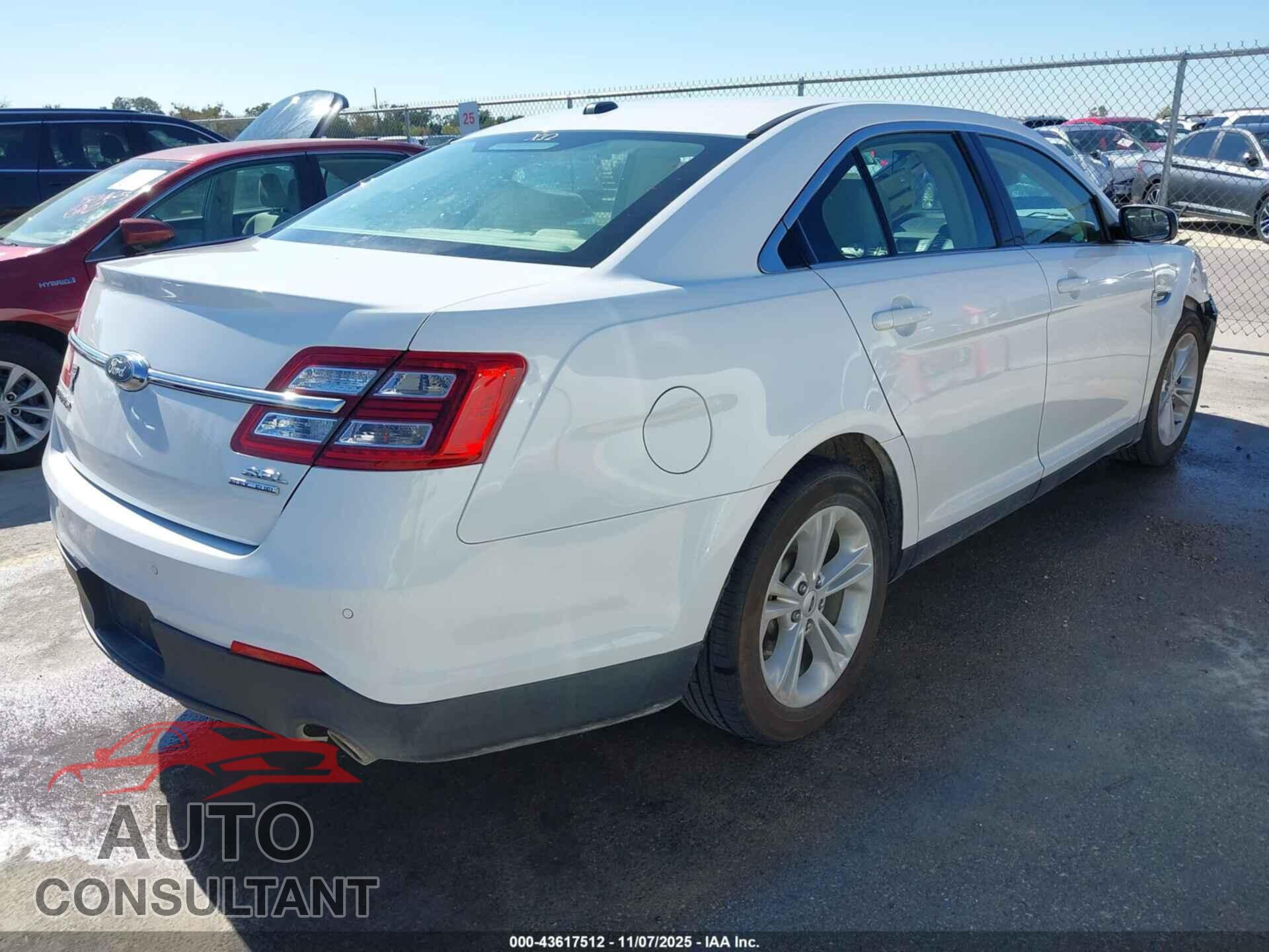 FORD TAURUS 2017 - 1FAHP2E81HG106586