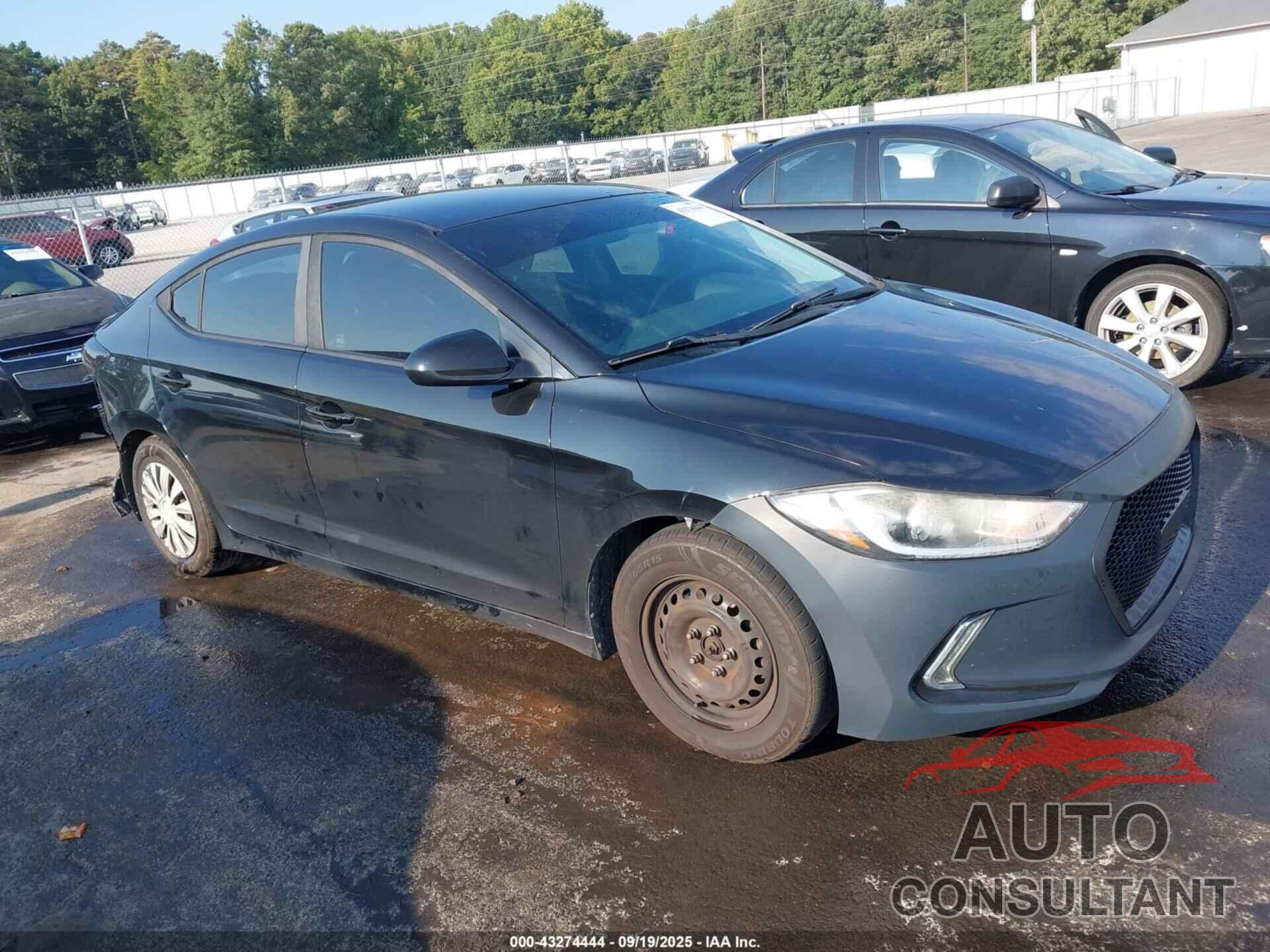 HYUNDAI ELANTRA 2017 - KMHD74LF8HU201293
