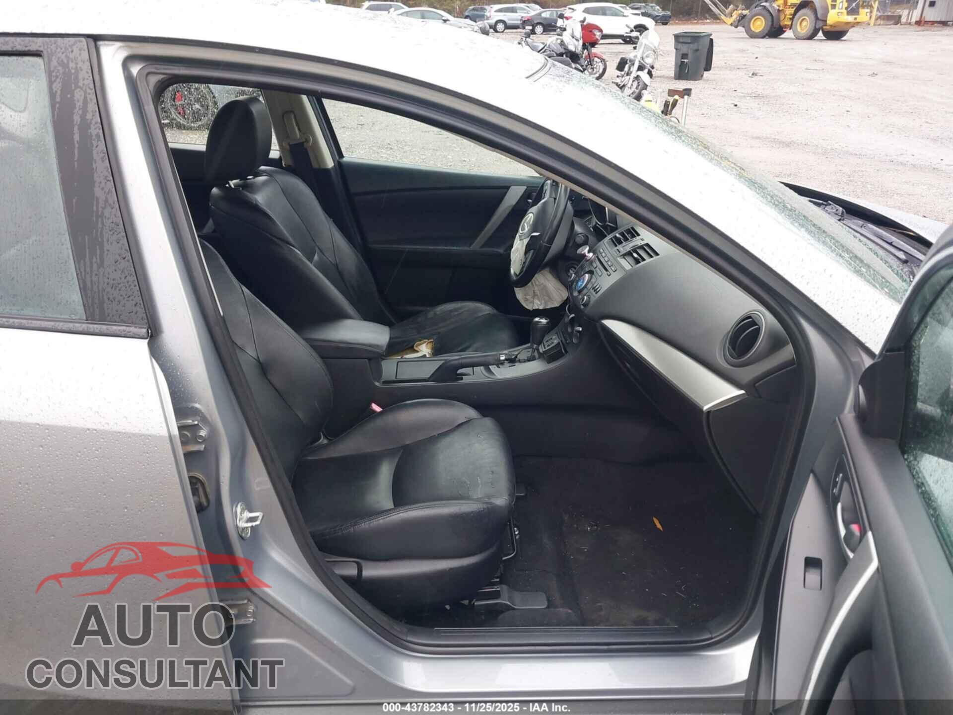 MAZDA MAZDA3 2012 - JM1BL1M76C1684208