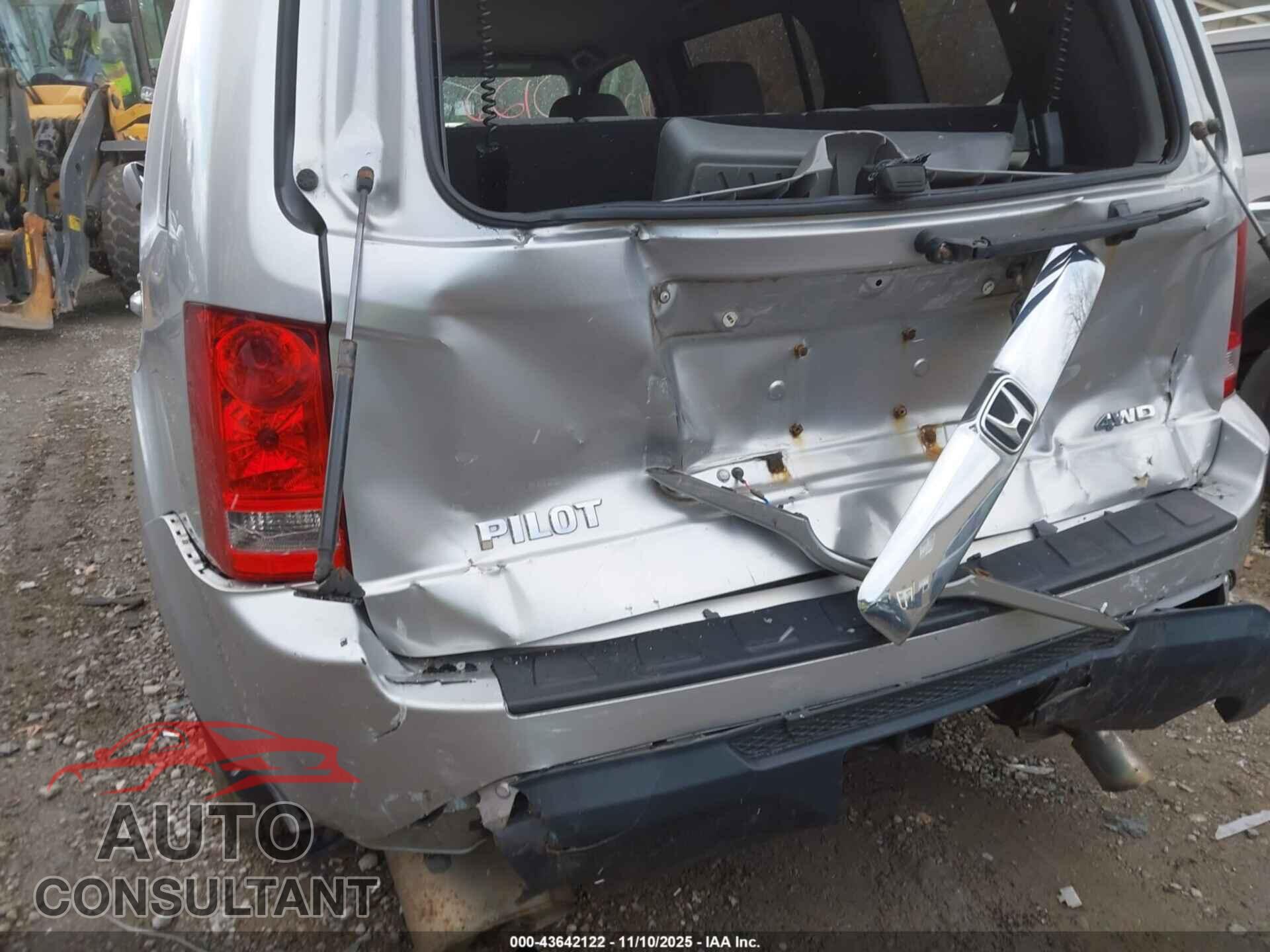 HONDA PILOT 2013 - 5FNYF4H42DB059557