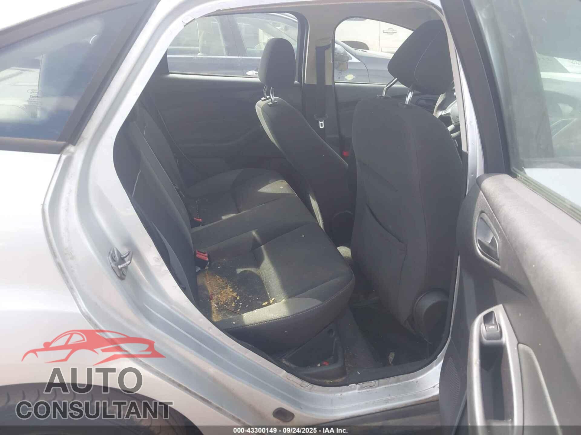 FORD FOCUS 2012 - 1FAHP3F23CL339420