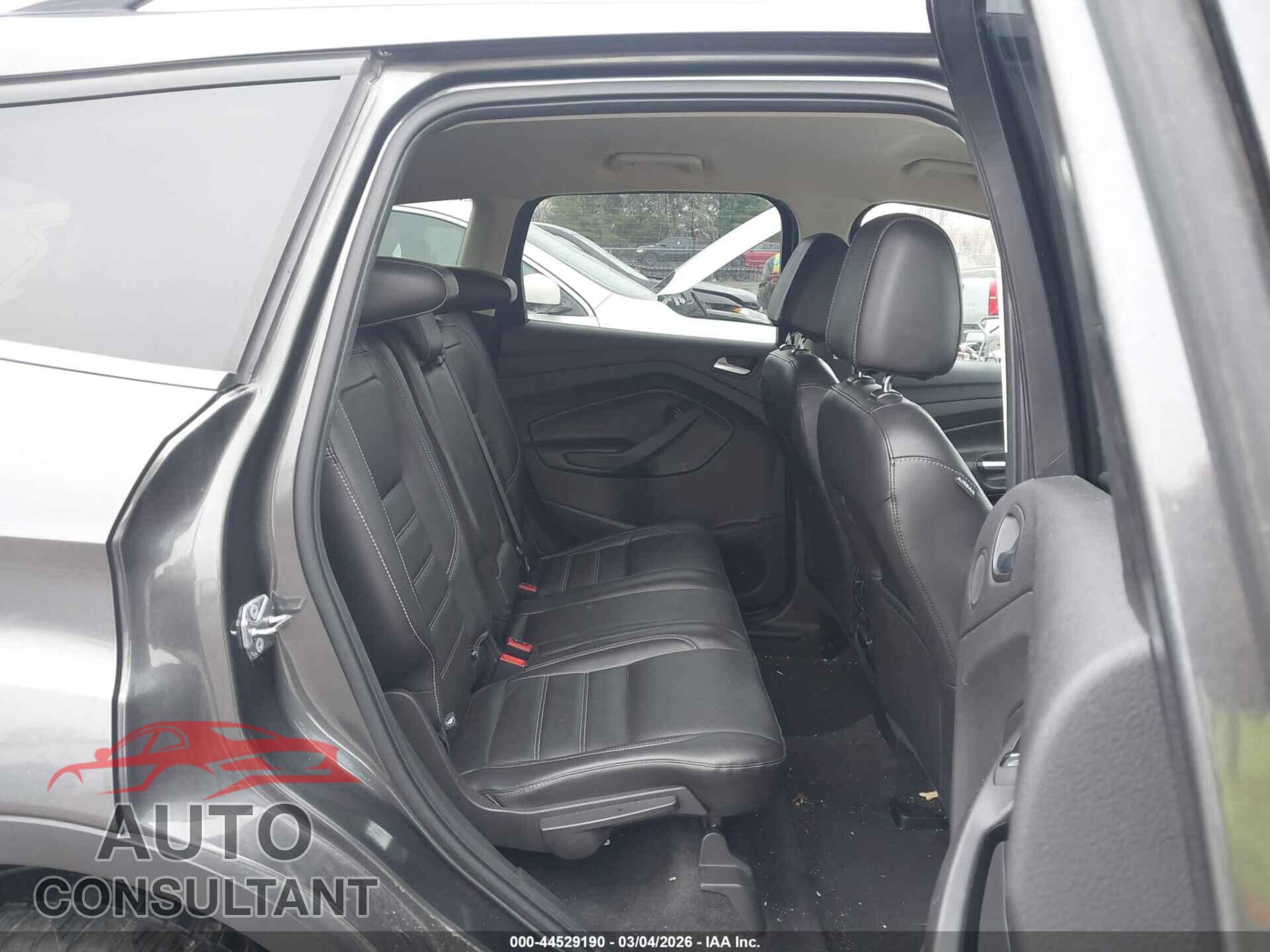 FORD ESCAPE 2017 - 1FMCU0JD2HUC85996