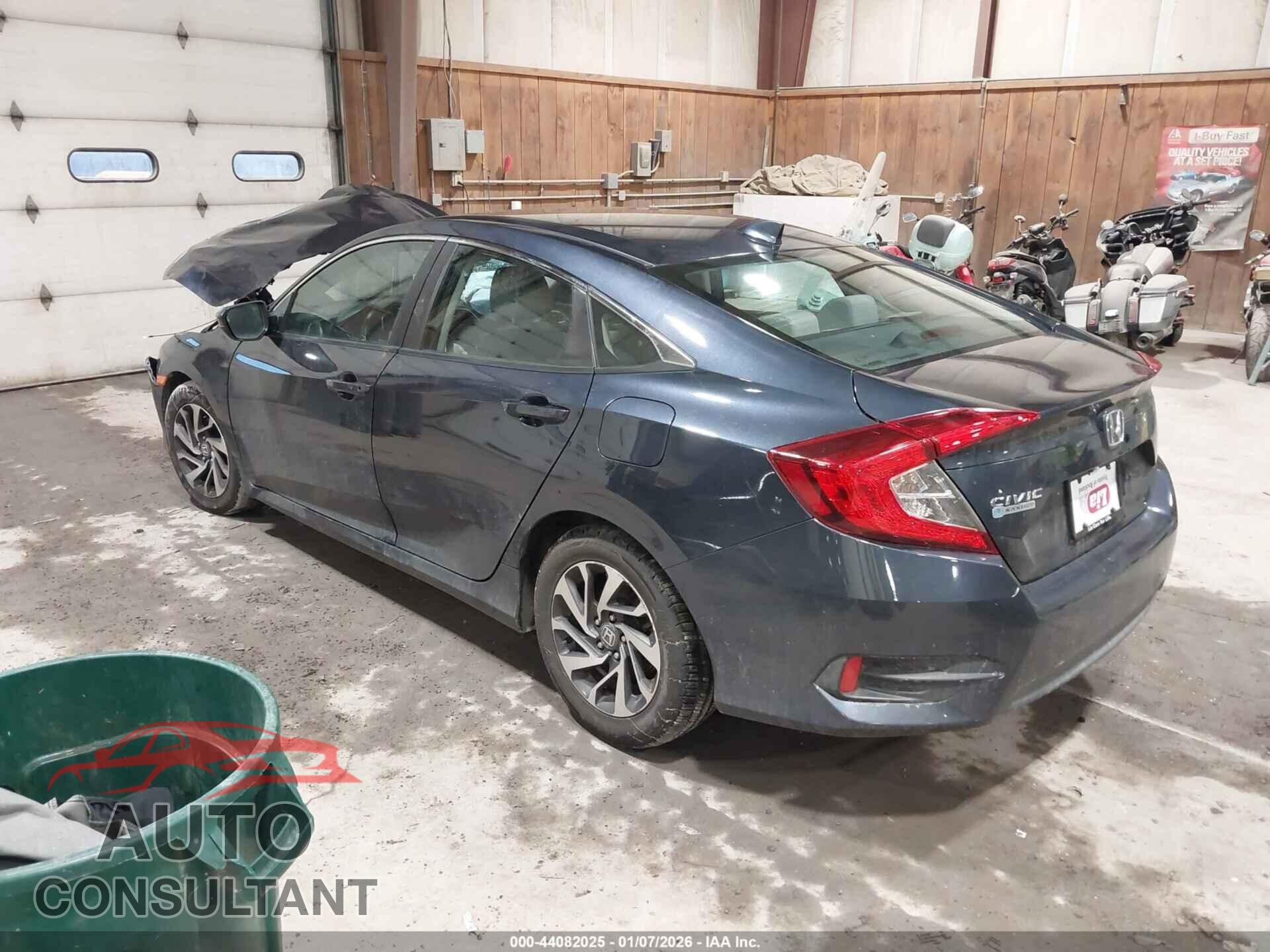 HONDA CIVIC 2018 - 2HGFC2F70JH525317