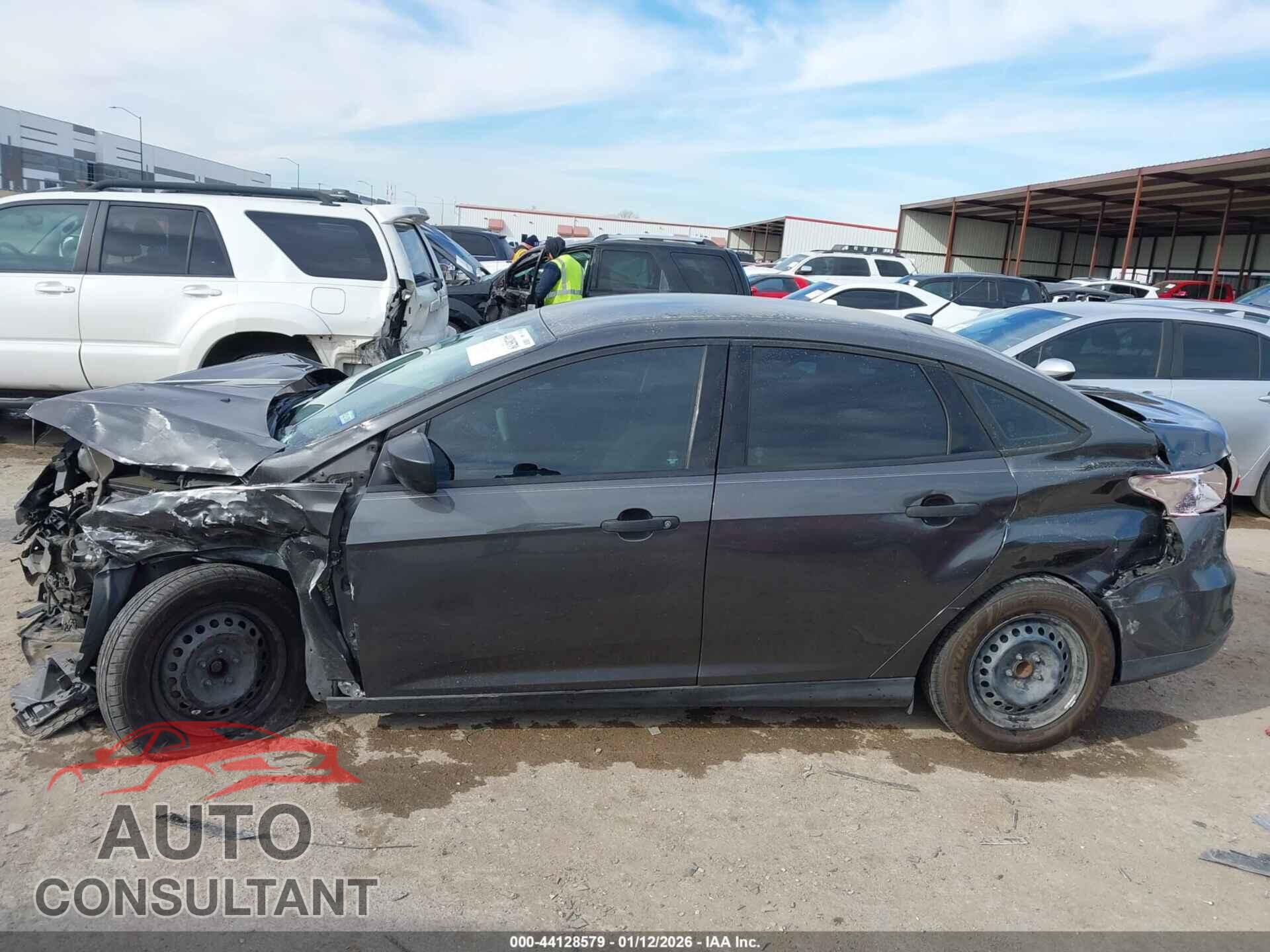 FORD FOCUS 2016 - 1FADP3E23GL315012