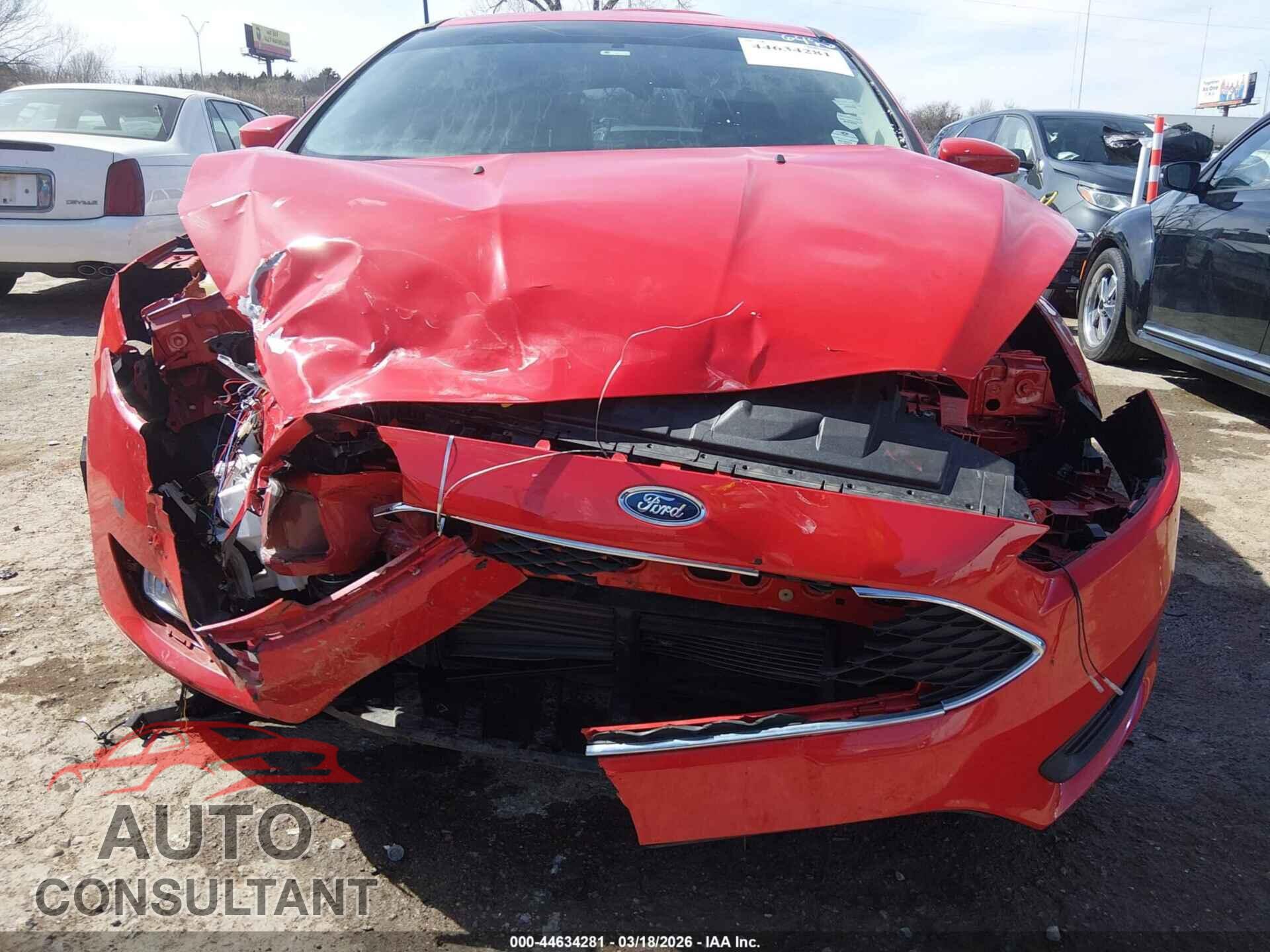 FORD FOCUS 2016 - 1FADP3F2XGL326426