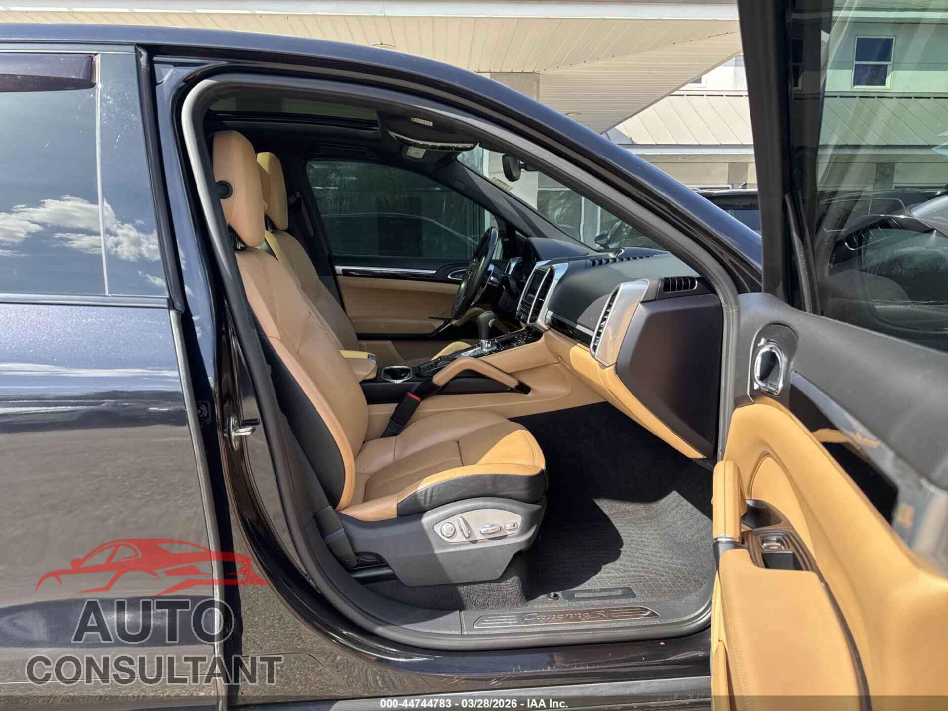 PORSCHE CAYENNE 2016 - WP1AE2A28GLA60018