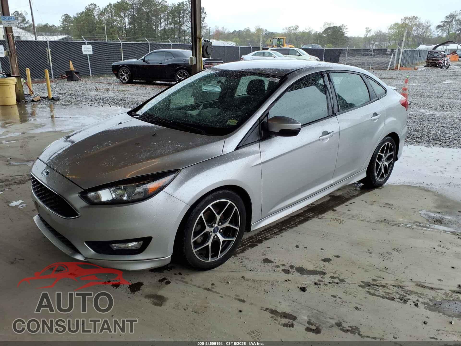 FORD FOCUS 2015 - 1FADP3F21FL247368