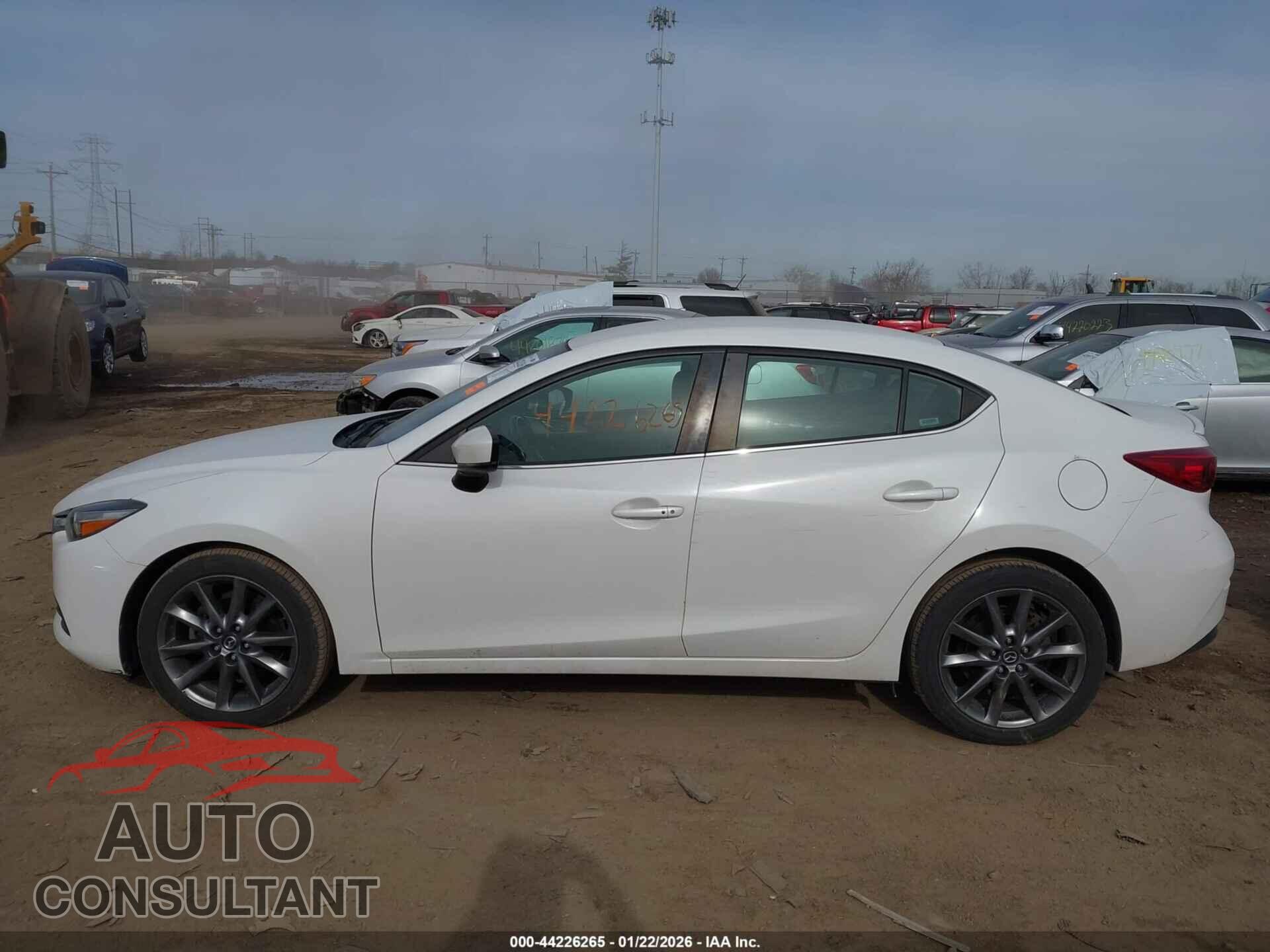 MAZDA MAZDA3 2018 - 3MZBN1V32JM210419