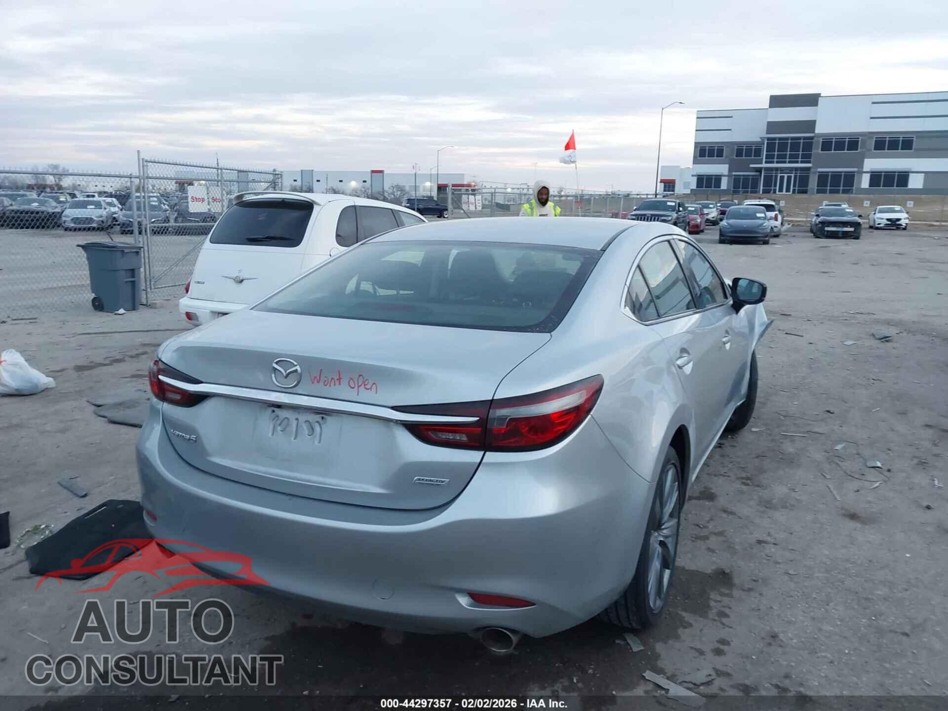 MAZDA MAZDA6 2018 - JM1GL1VM2J1310525