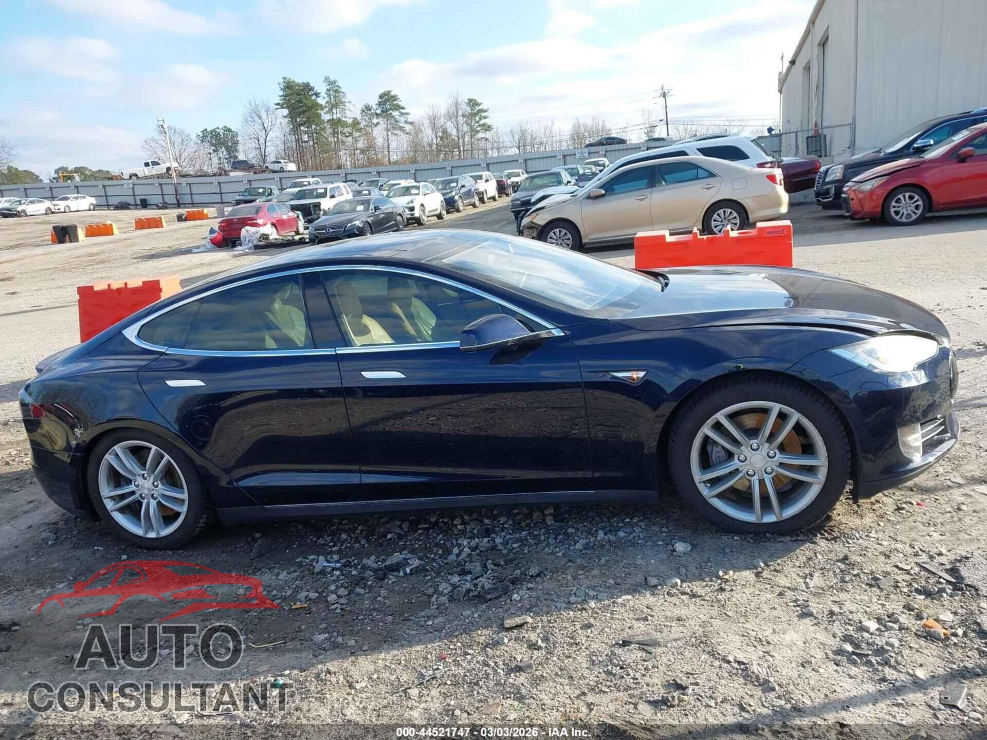TESLA MODEL S 2013 - 5YJSA1DP5DFP07668