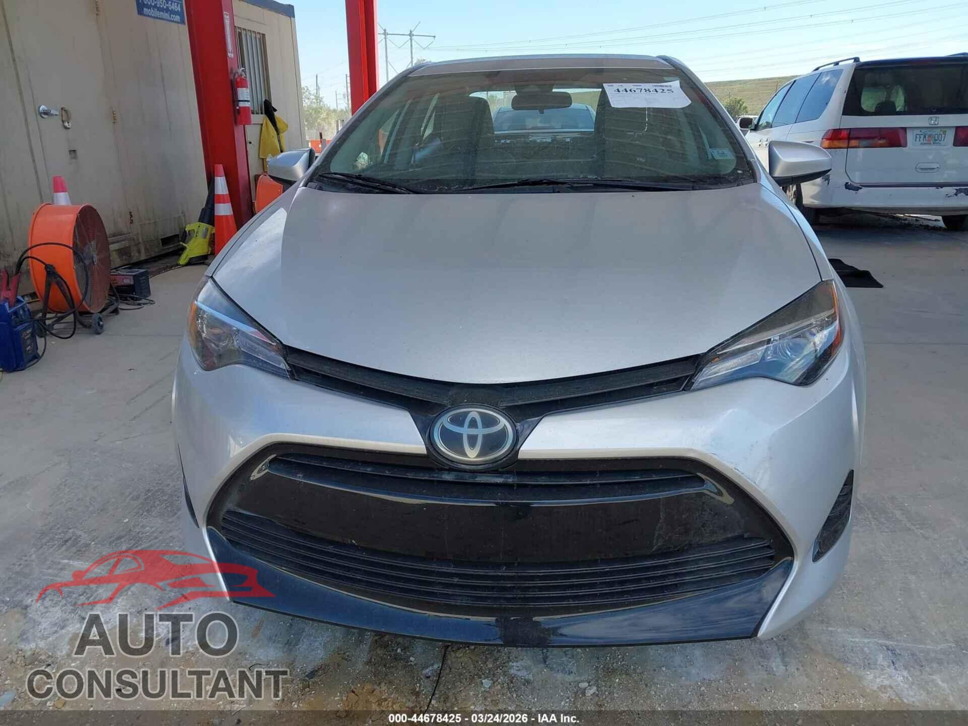 TOYOTA COROLLA 2017 - 5YFBURHEXHP689192