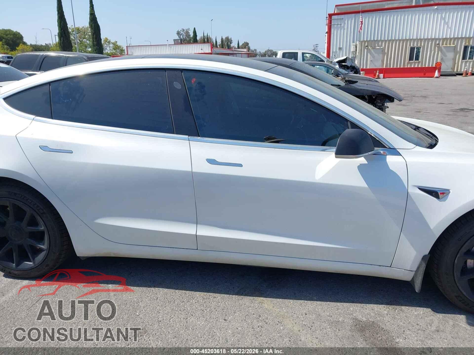 TESLA MODEL 3 2019 - 5YJ3E1EB5KF511125