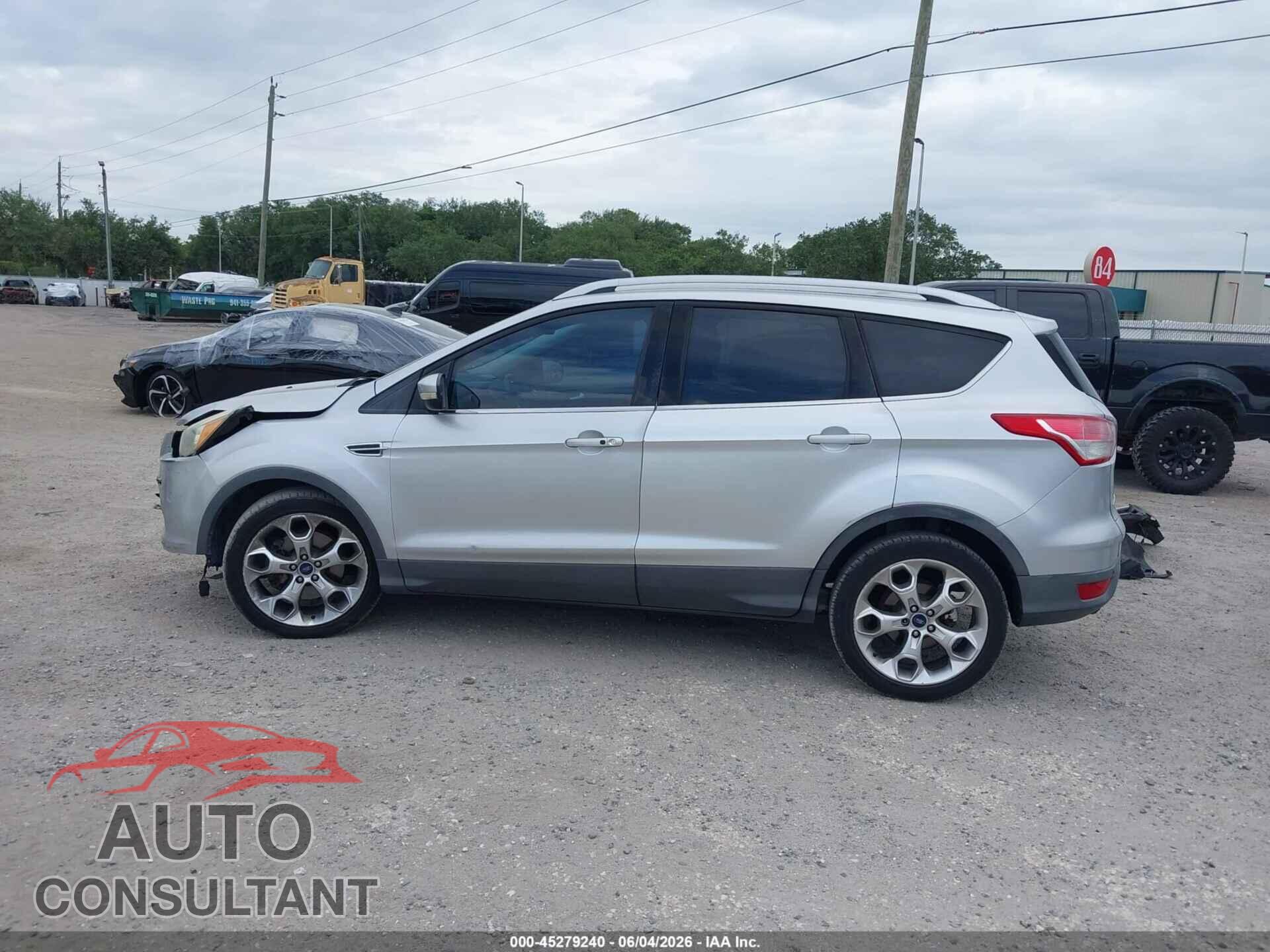 FORD ESCAPE 2015 - 1FMCU0J96FUC40357