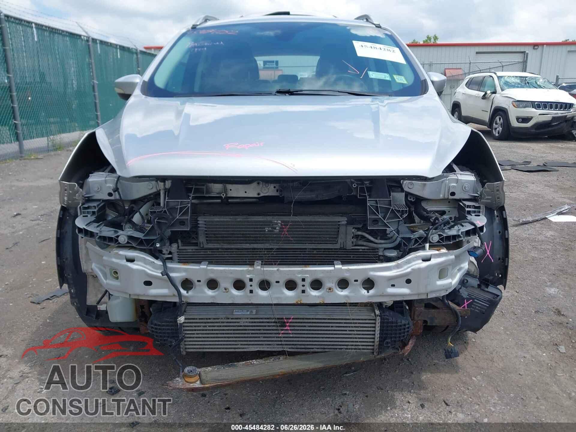 FORD ESCAPE 2017 - 1FMCU9J98HUB06568