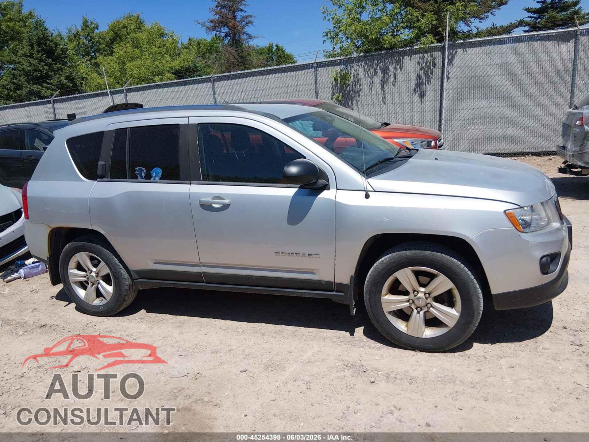 JEEP COMPASS 2011 - 1J4NF1FB8BD263880