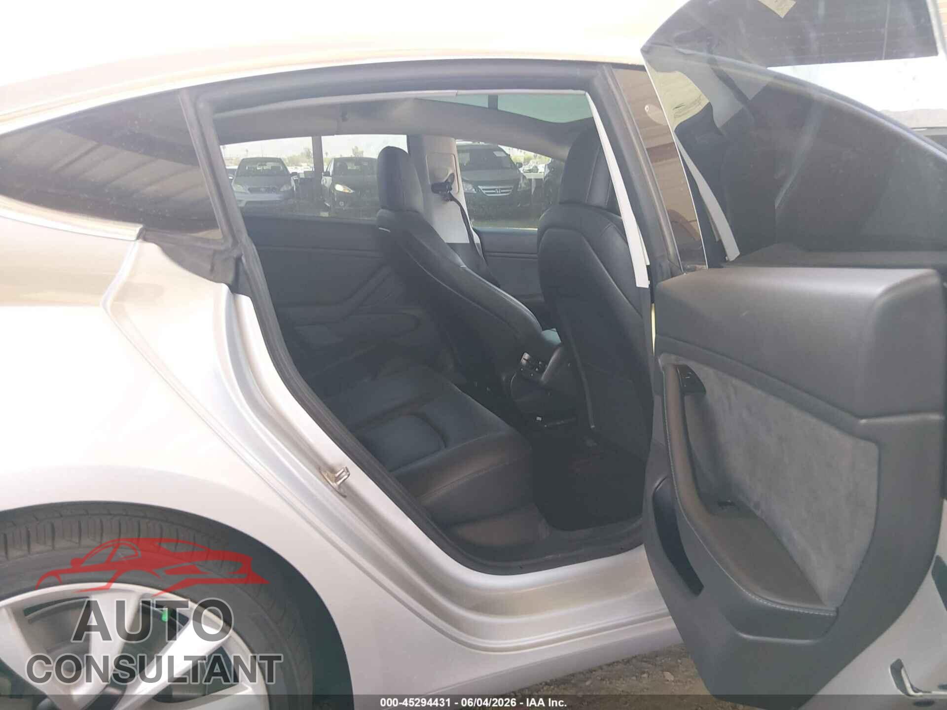 TESLA MODEL 3 2018 - 5YJ3E1EA5JF098466