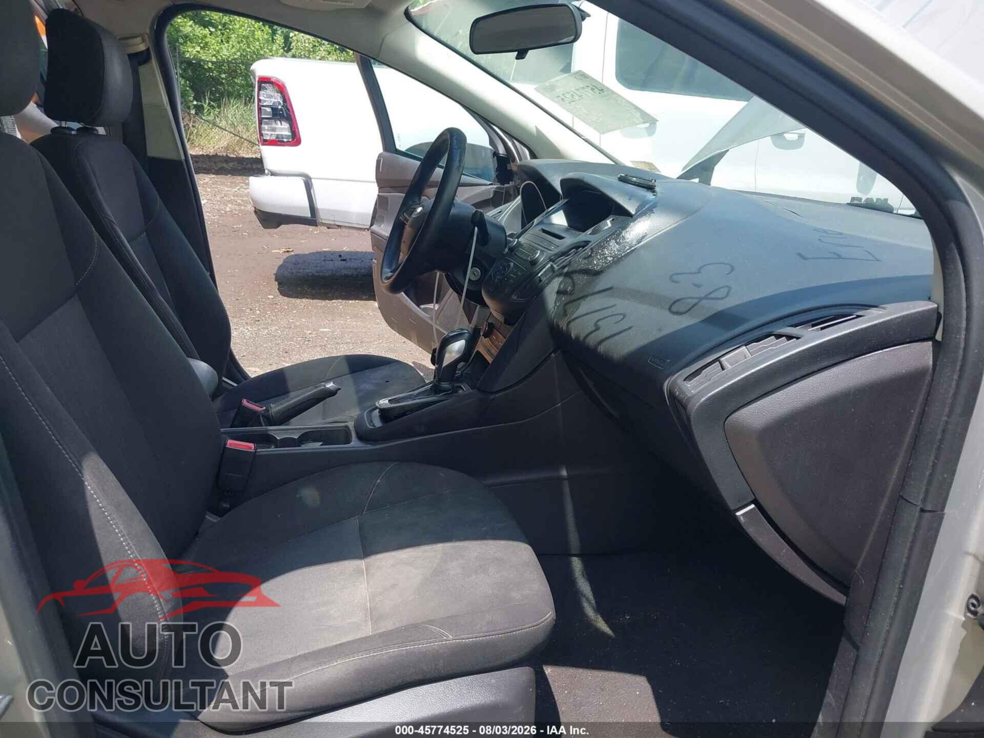 FORD FOCUS 2015 - 1FADP3F27FL317049