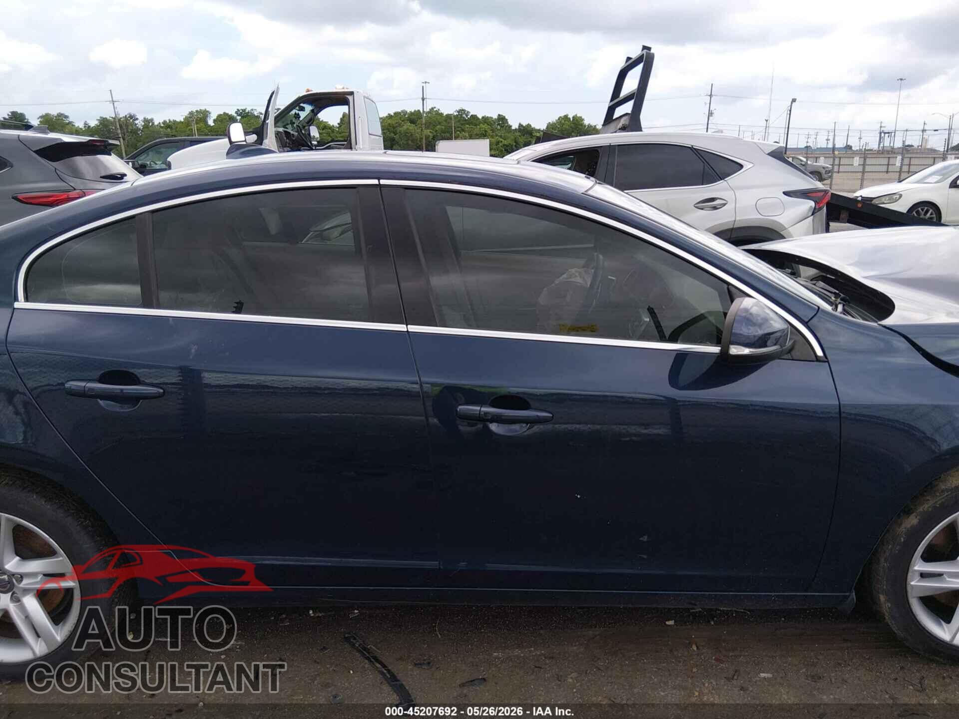 VOLVO S60 2015 - YV1612TB9F1310032