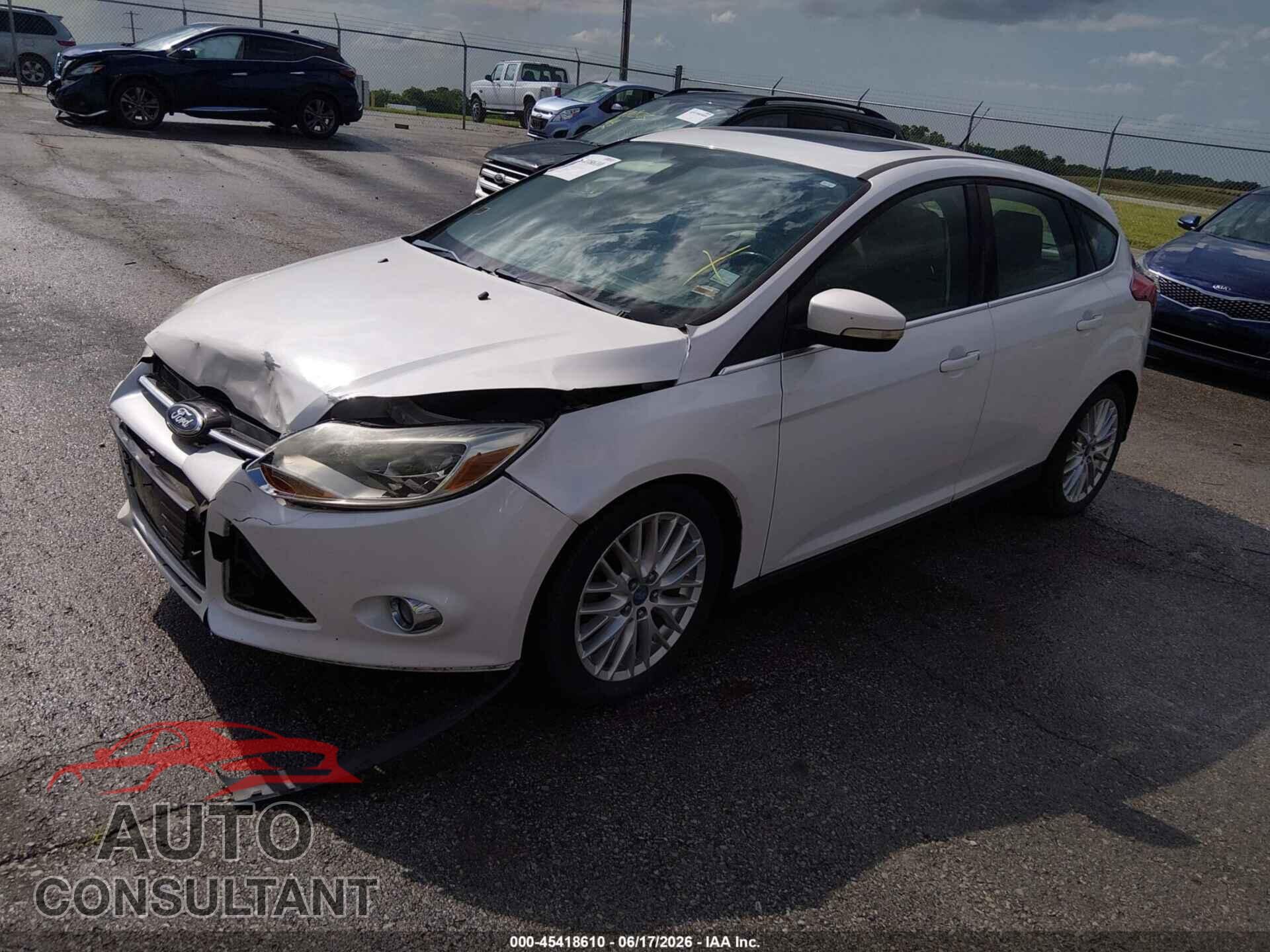 FORD FOCUS 2012 - 1FAHP3M24CL257229