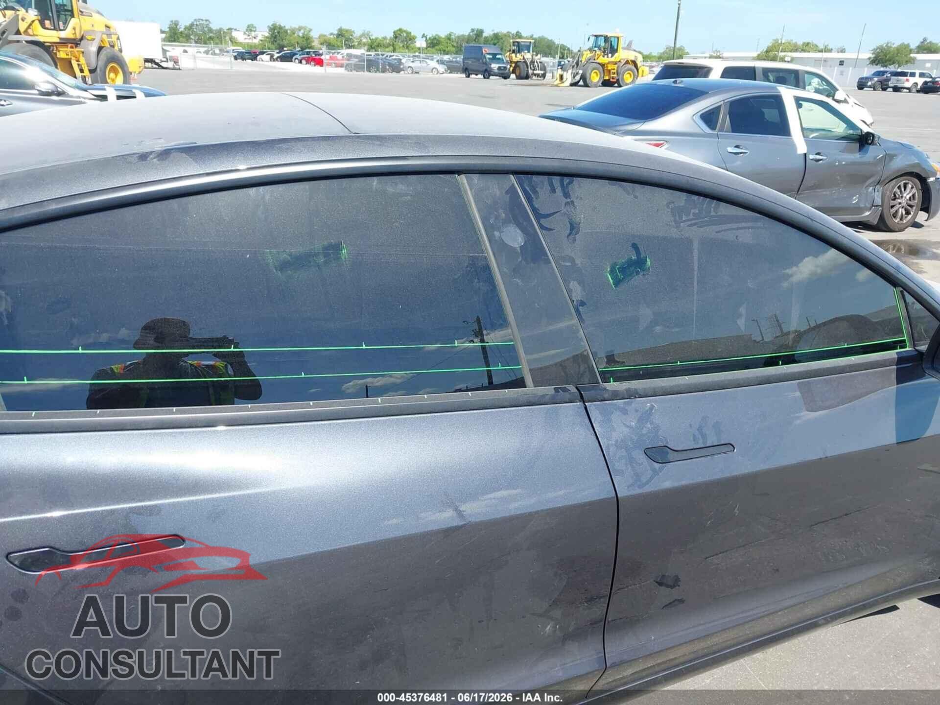 TESLA MODEL 3 2025 - 5YJ3E1EA4SF904685