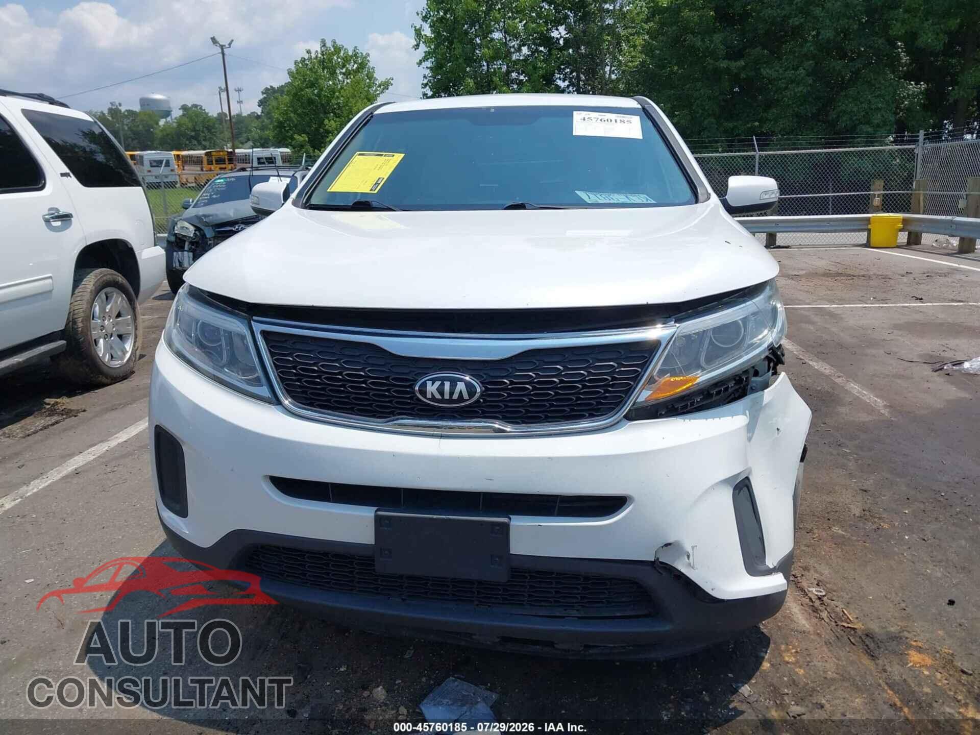 KIA SORENTO 2015 - 5XYKT3A61FG591110
