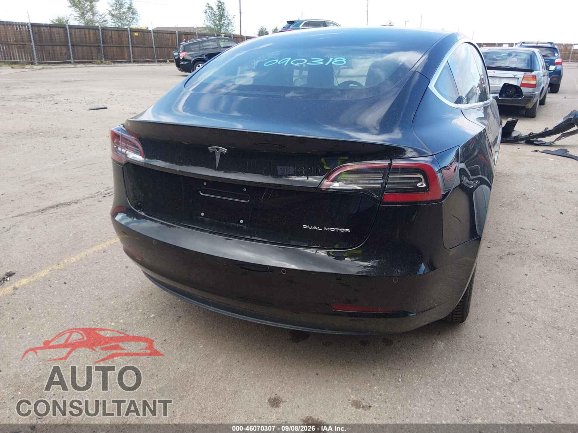 TESLA MODEL 3 2018 - 5YJ3E1EB4JF090318