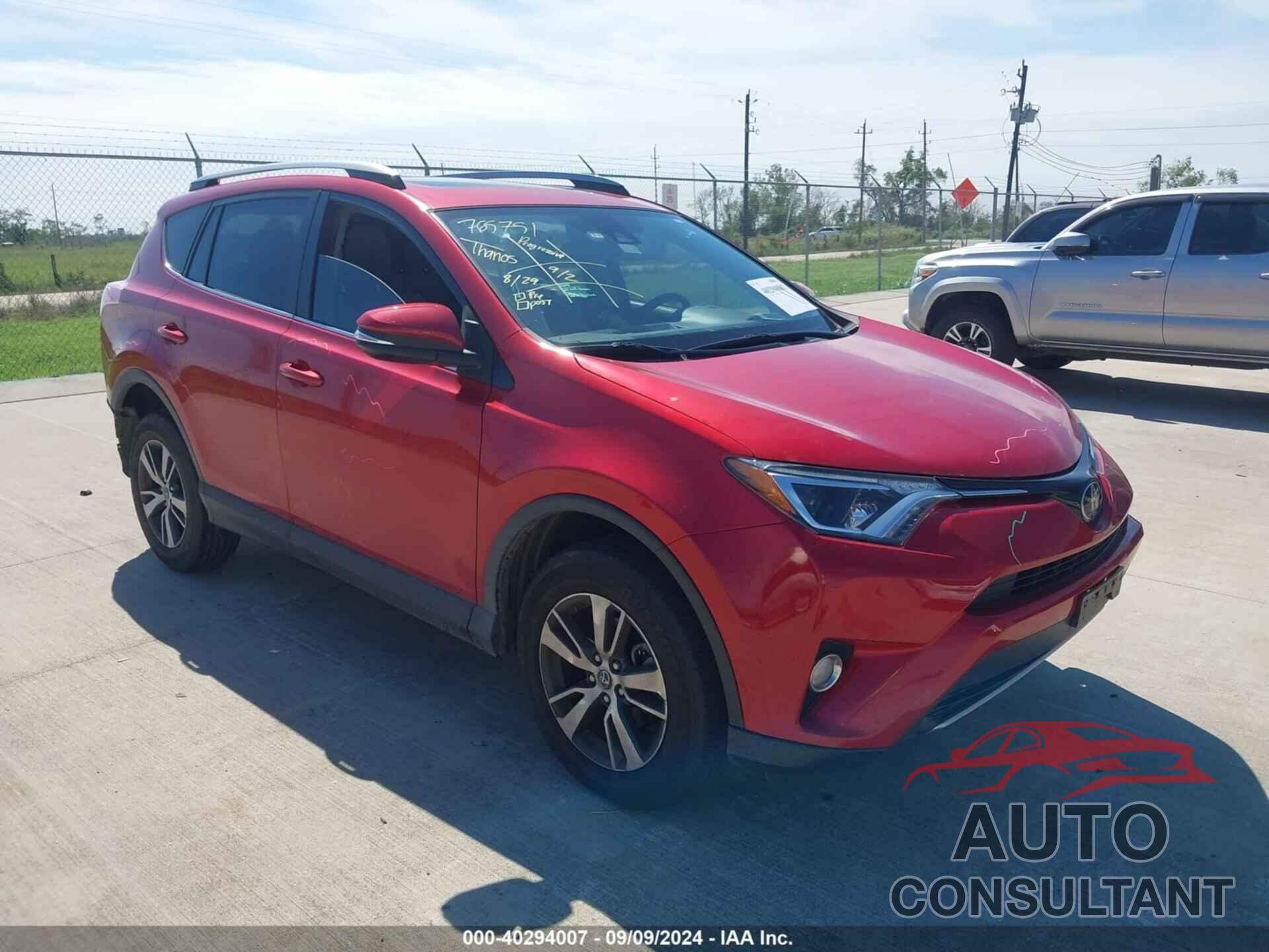 TOYOTA RAV4 2017 - JTMWFREV5HJ125728