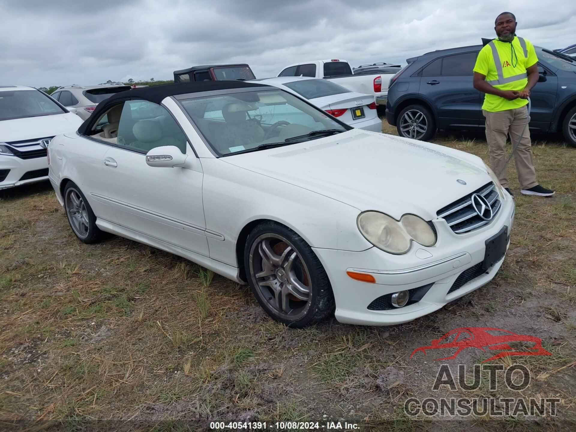 MERCEDES-BENZ CLK 550 2009 - WDBTK72F09T102314