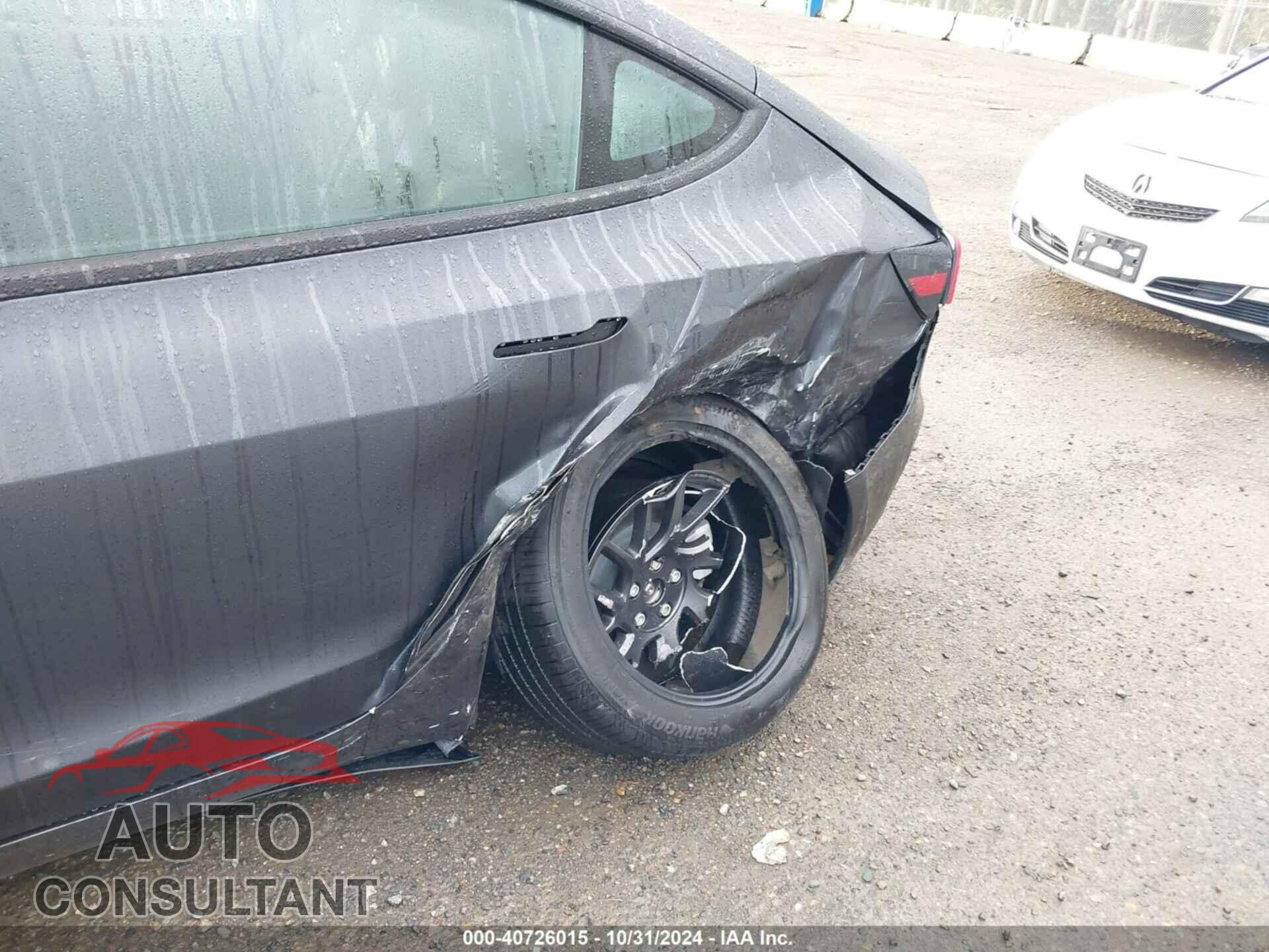 TESLA MODEL 3 2024 - 5YJ3E1EA8RF865982