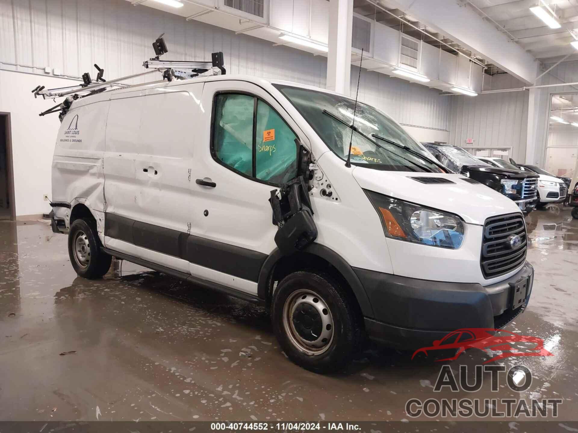 FORD TRANSIT-250 2017 - 1FTYR1ZM7HKA35221