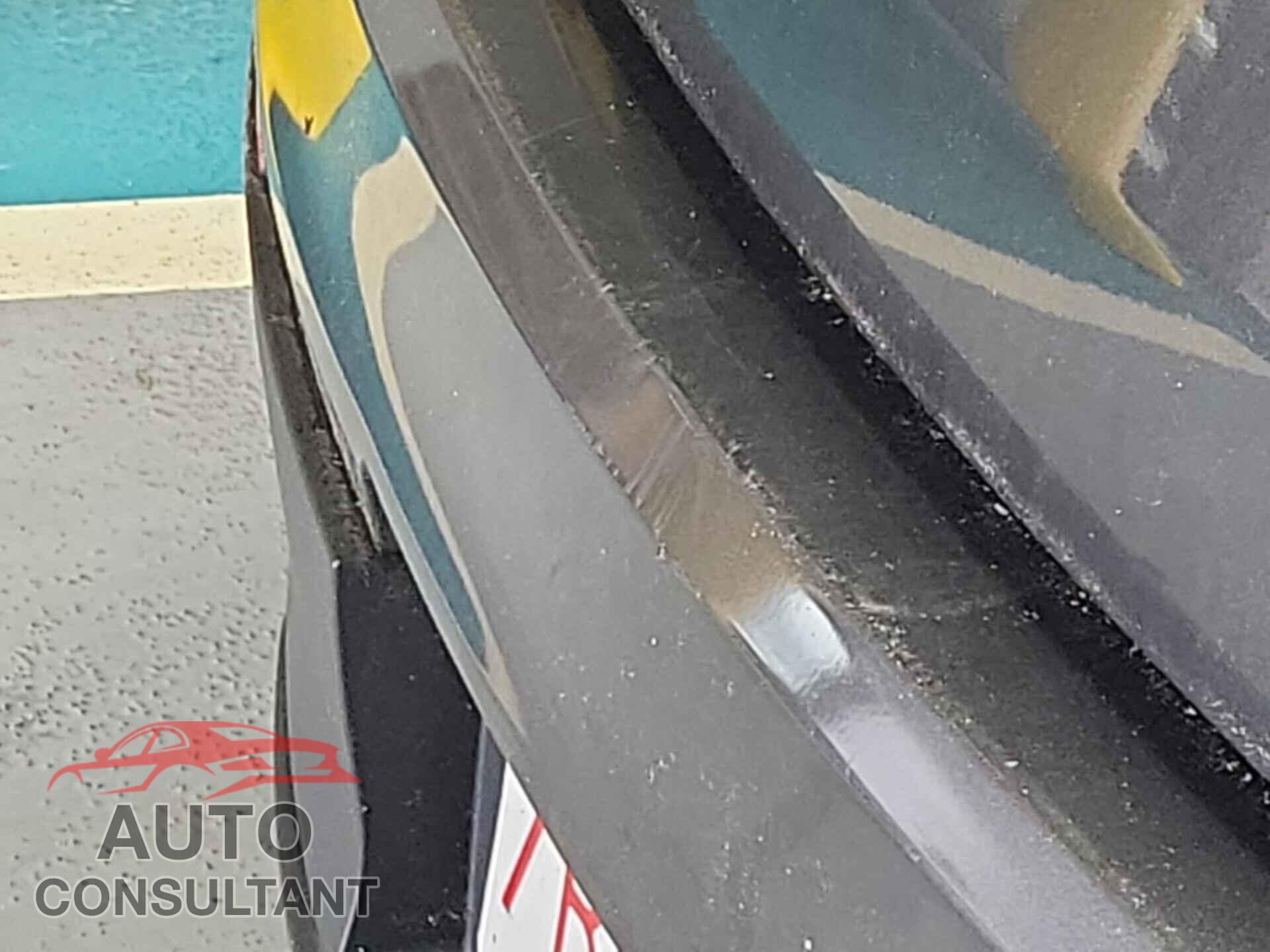 FORD TAURUS 2019 - 1FAHP2D88KG108537