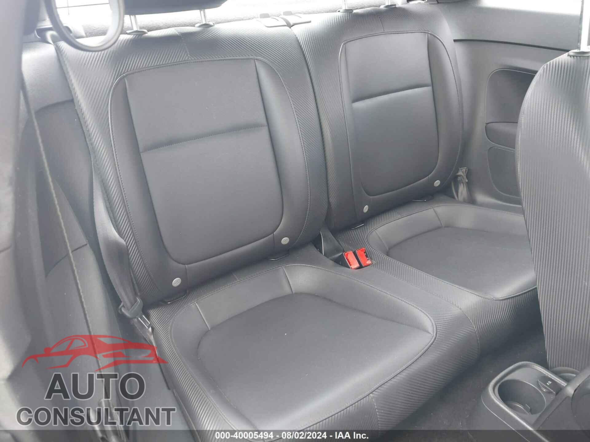 VOLKSWAGEN BEETLE 2017 - 3VWF17AT2HM624560