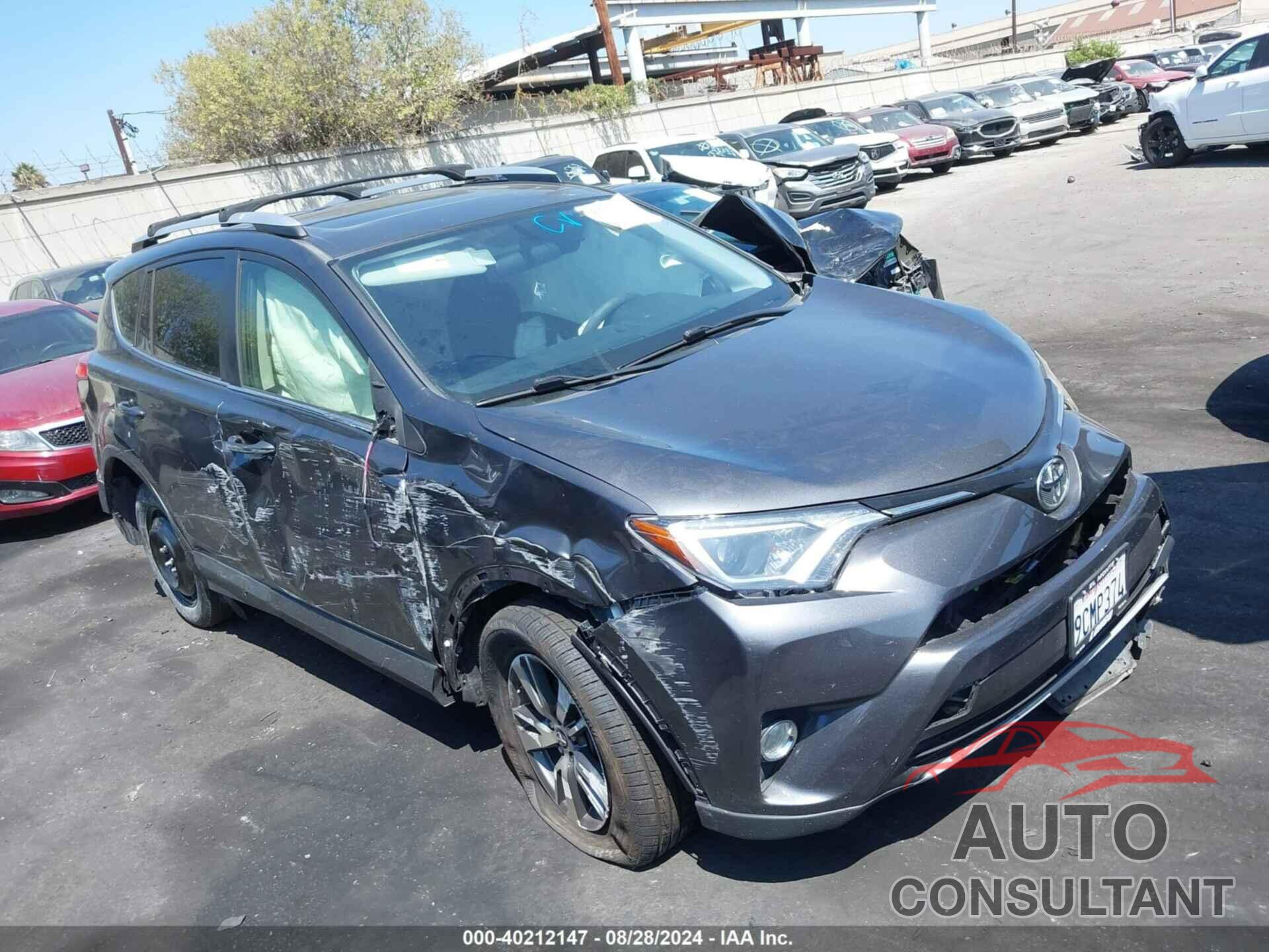 TOYOTA RAV4 2016 - JTMWFREV0GJ095598