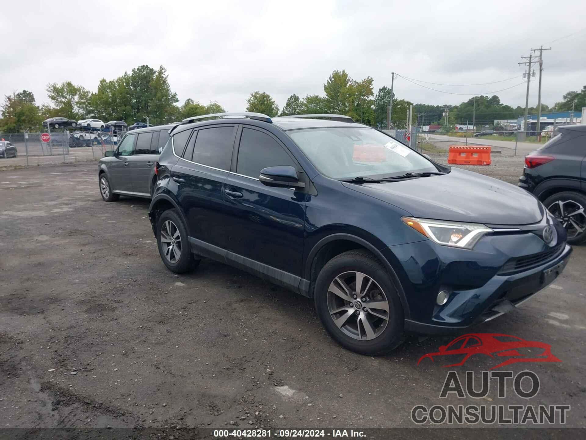 TOYOTA RAV4 2017 - JTMRFREVXHJ136625