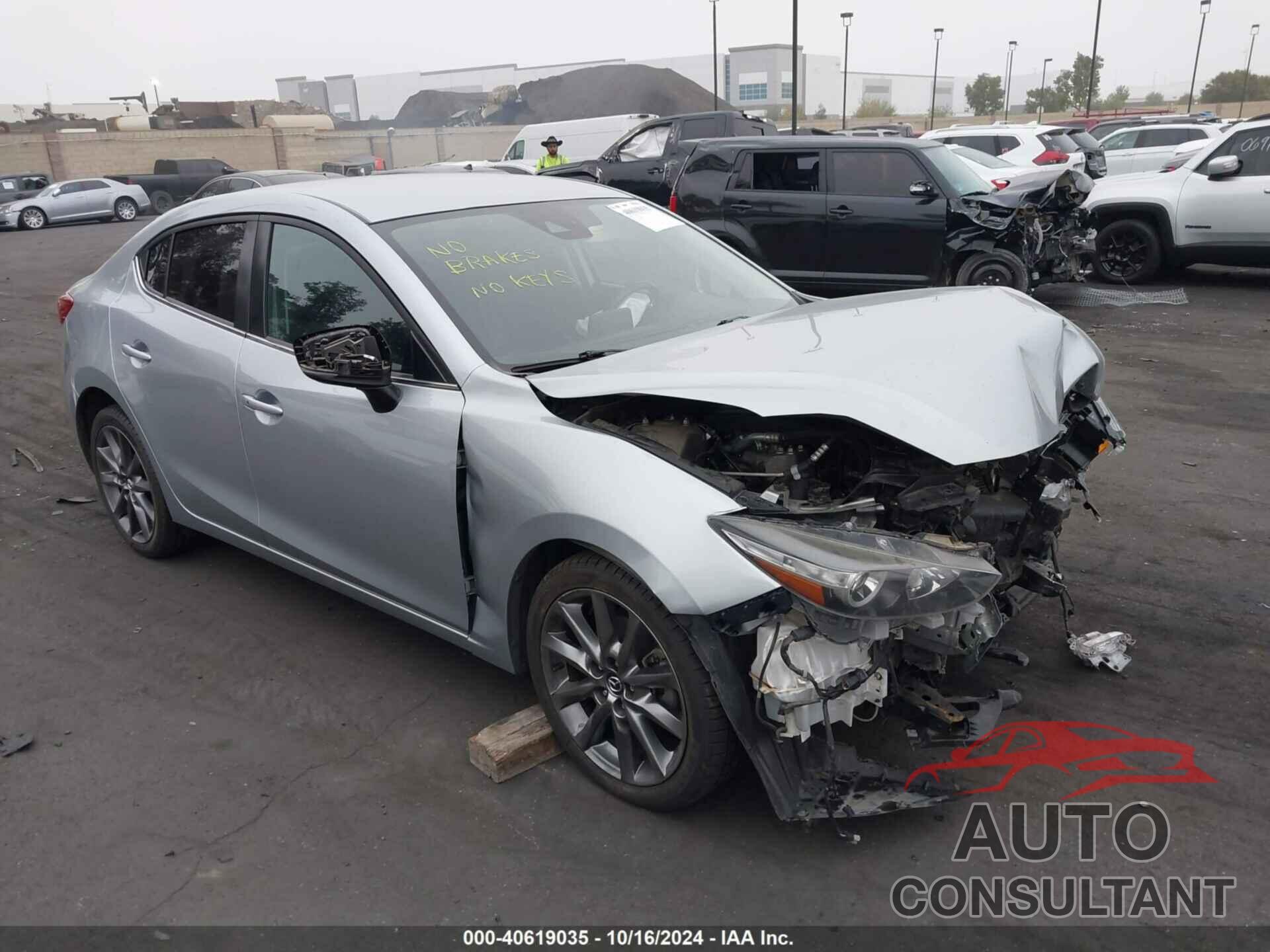 MAZDA MAZDA3 2018 - 3MZBN1V30JM198092