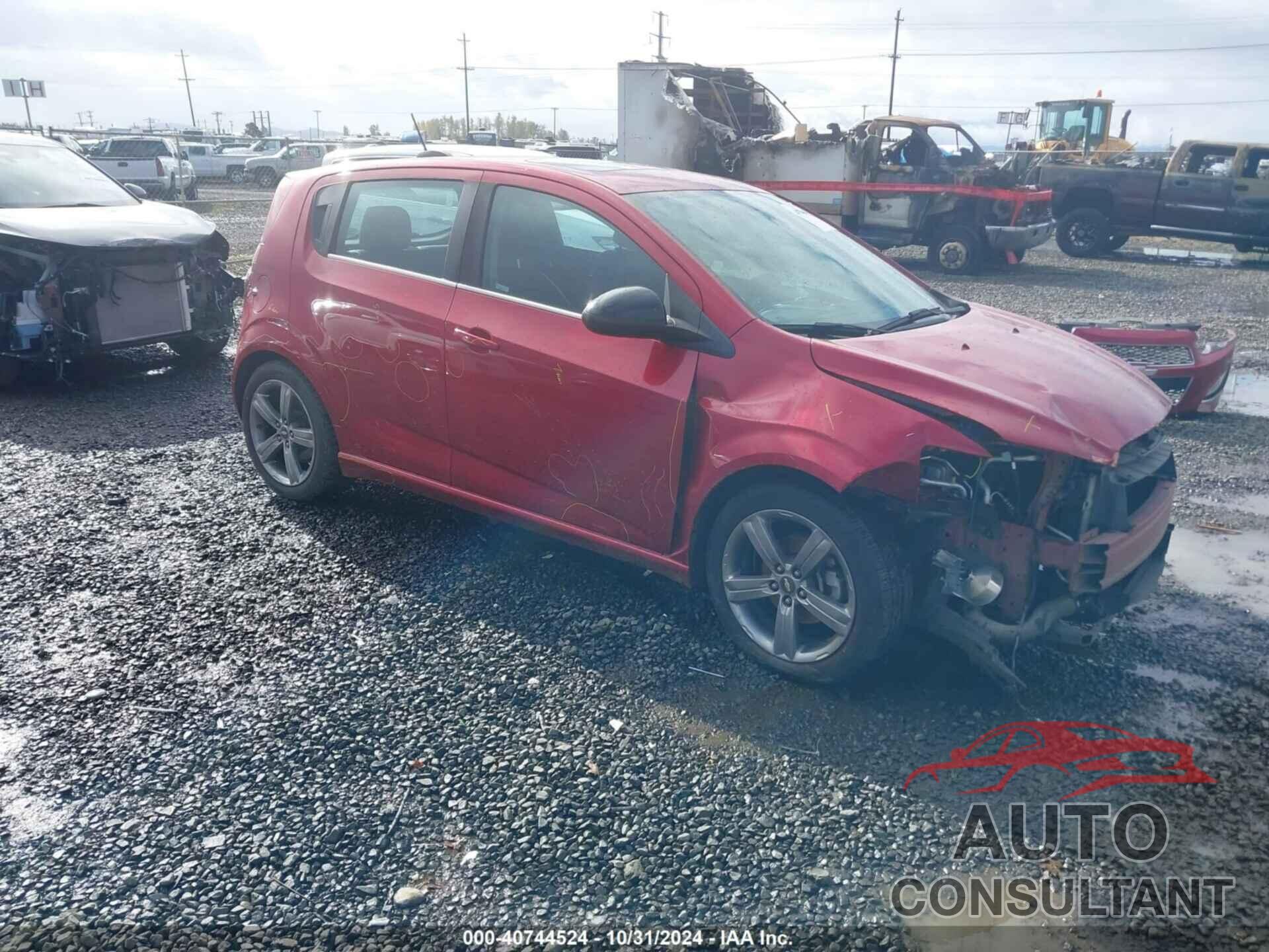 CHEVROLET SONIC 2015 - 1G1JG6SB3F4159915