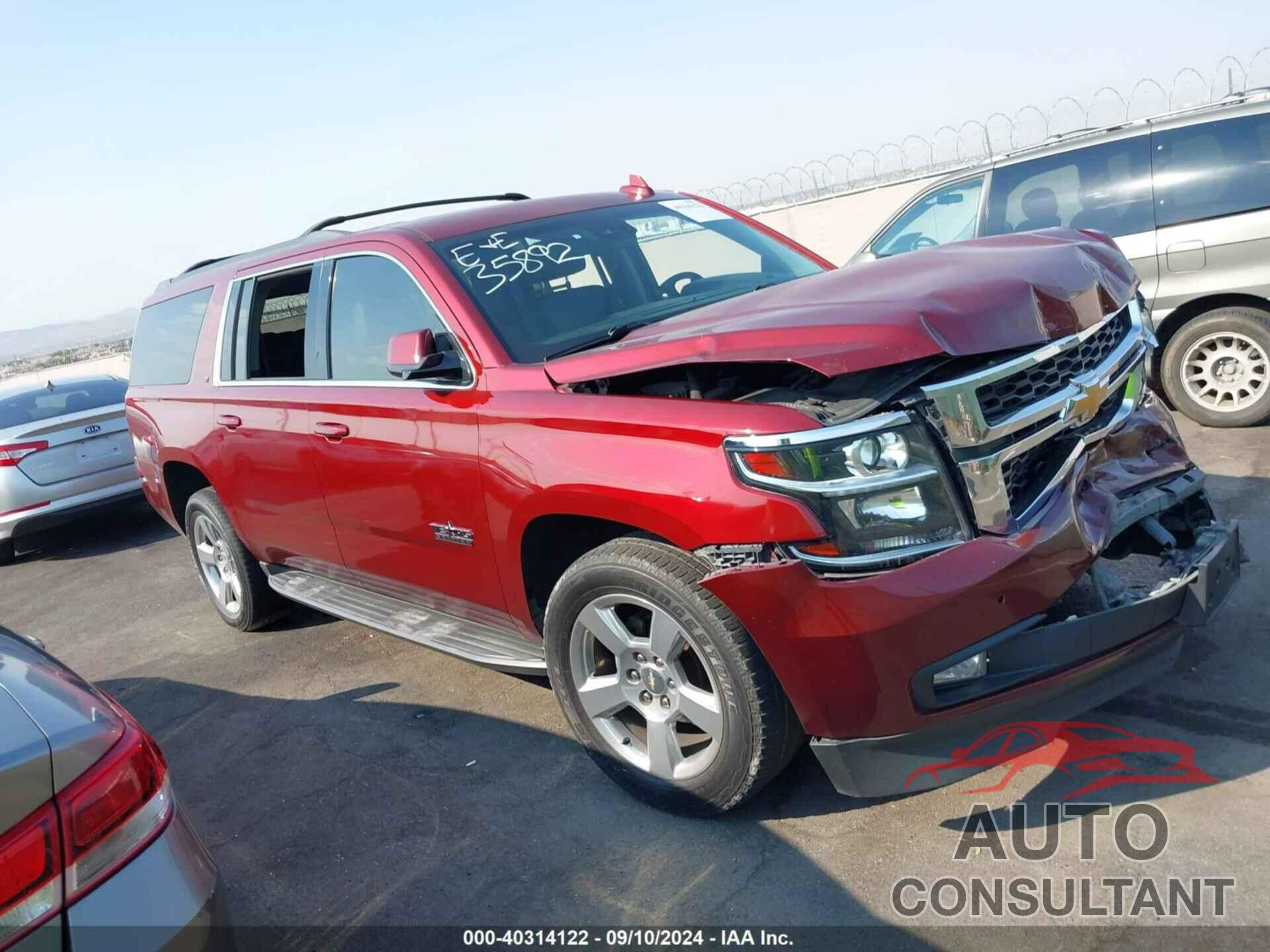 CHEVROLET SUBURBAN 2017 - 1GNSCHKC3HR376986