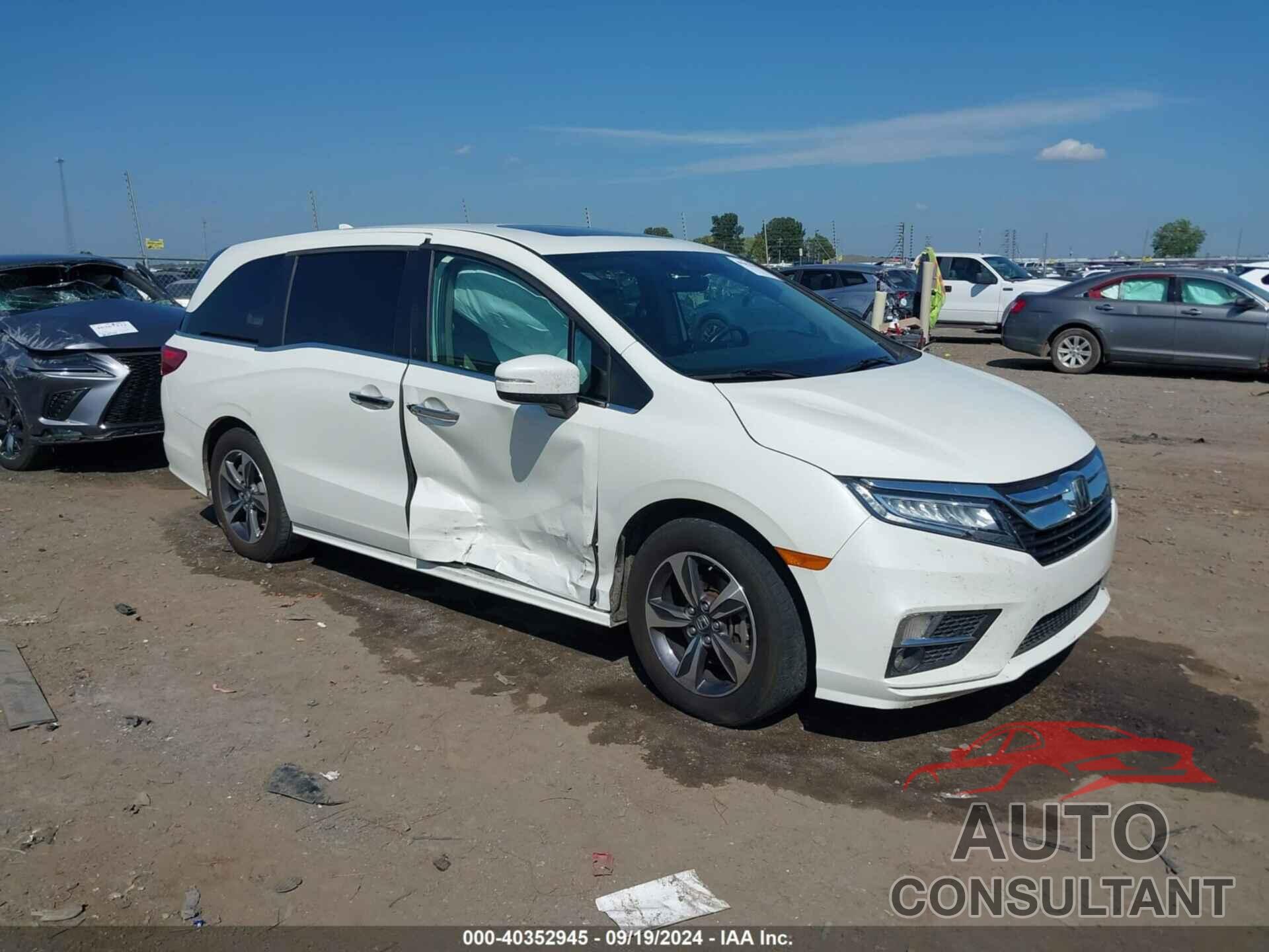 HONDA ODYSSEY 2018 - 5FNRL6H80JB027097