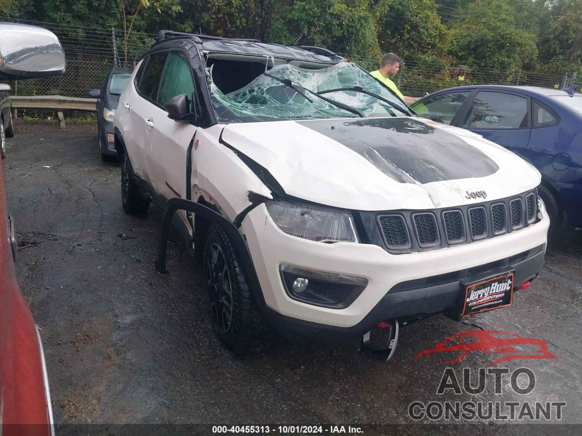 JEEP COMPASS 2019 - 3C4NJDDB8KT722103